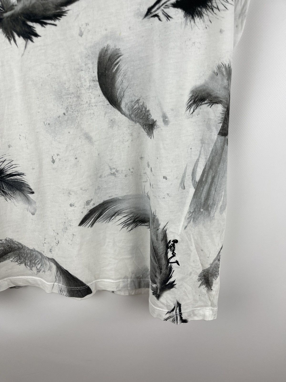 Other Religion Skeleton Feathers print white tee shirt Size US XL / EU 56 / 4 - 5 Thumbnail