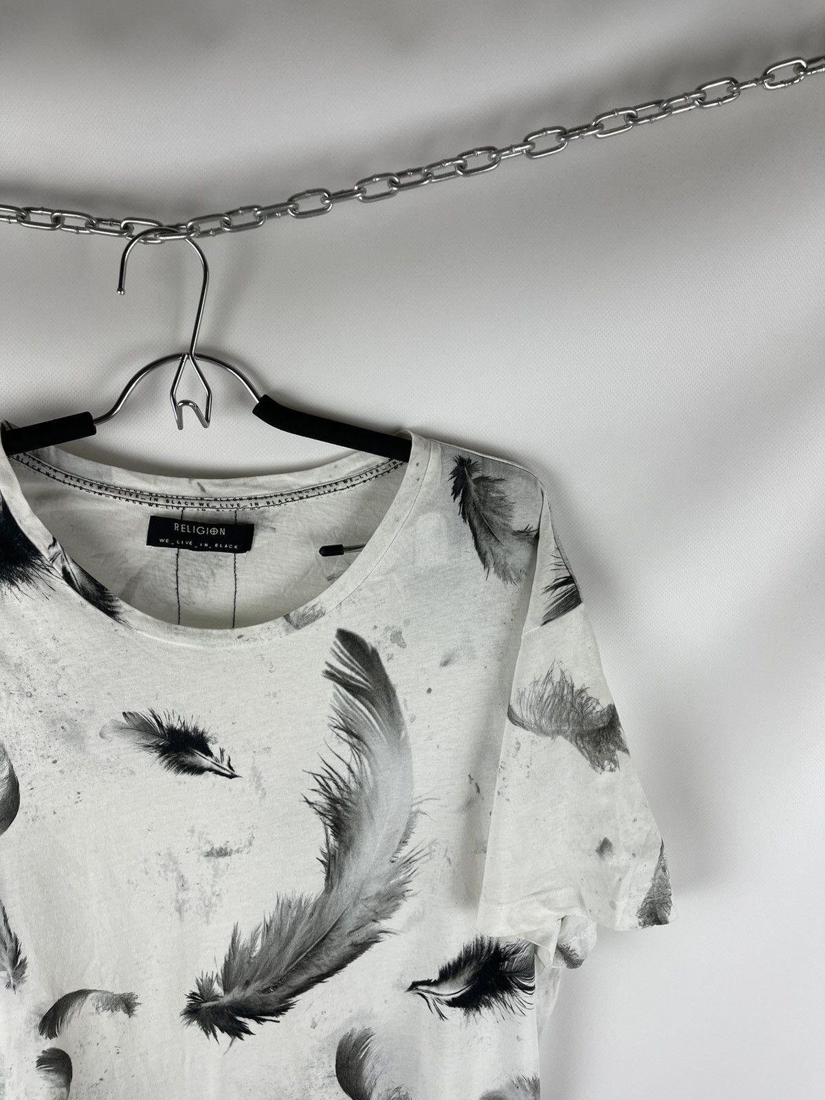 Other Religion Skeleton Feathers print white tee shirt Size US XL / EU 56 / 4 - 3 Thumbnail