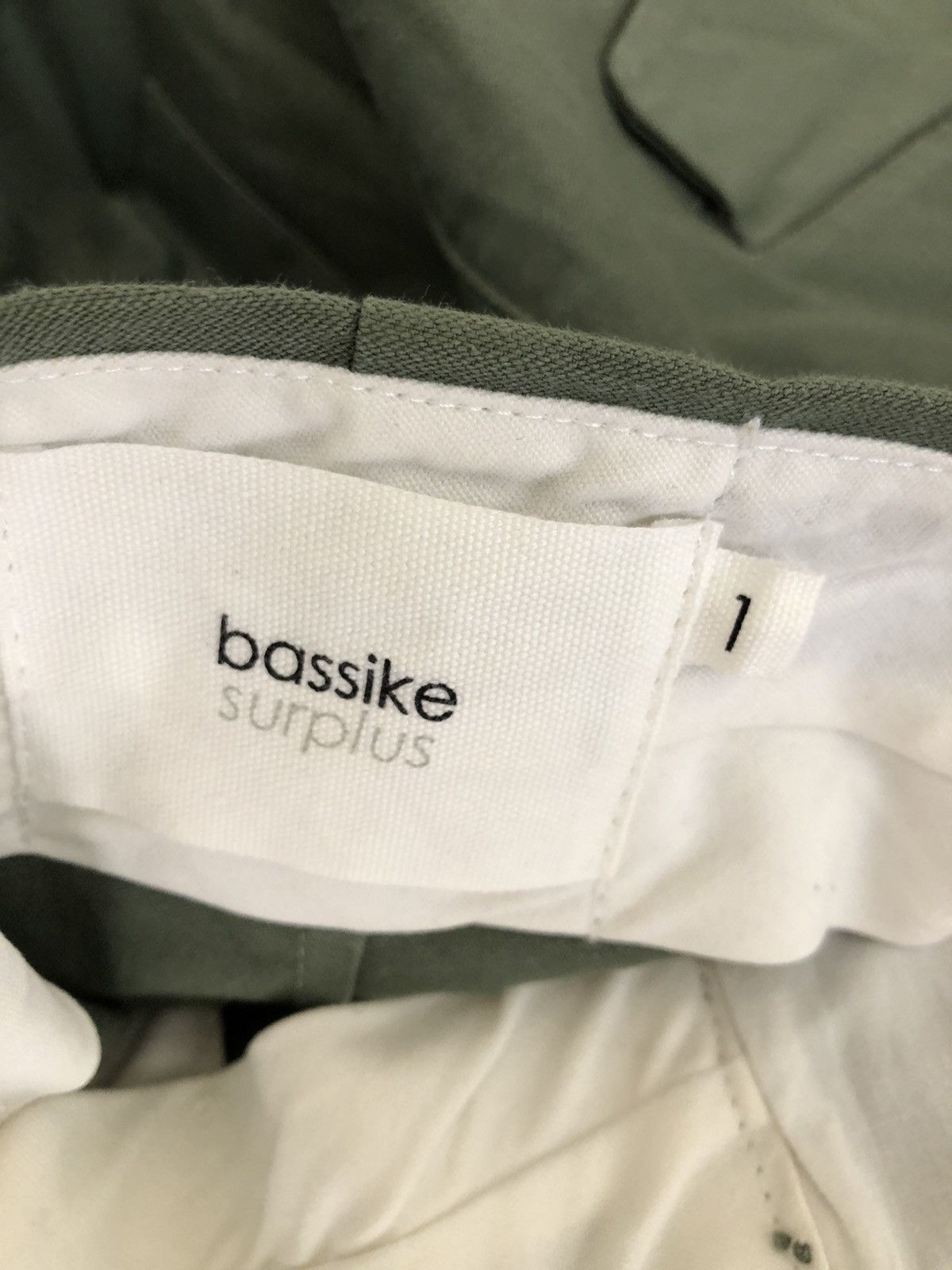 Bassike Bassike Surplus Olive Green Cropped Trouser Pant Size US 30 / EU 46 - 16 Thumbnail