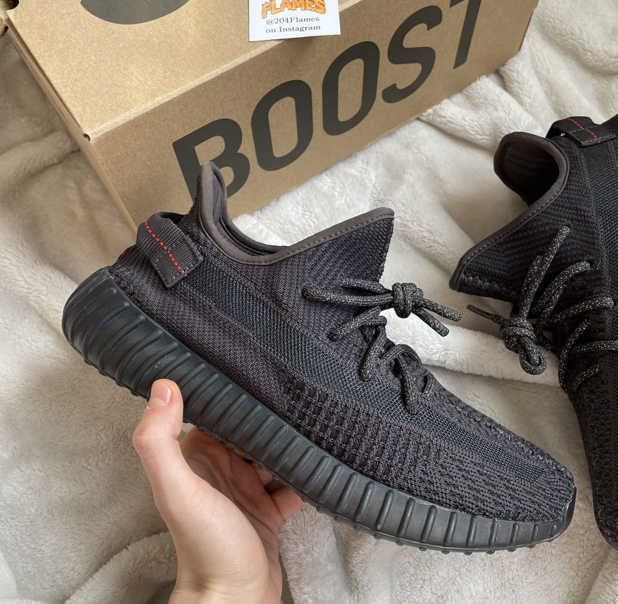 Adidas Yeezy Boost 350 V2 Black Non-Reflective 2019 Size US 8.5 / EU 41-42 - 2 Thumbnail