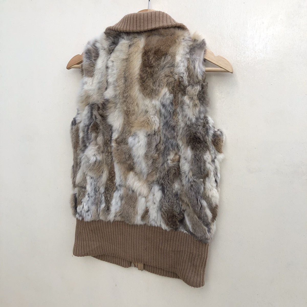 Designer × Japanese Brand Japanese Brand Getawo Sleeveless Fur Jacket Size US XXS / EU 40 - 12 Thumbnail