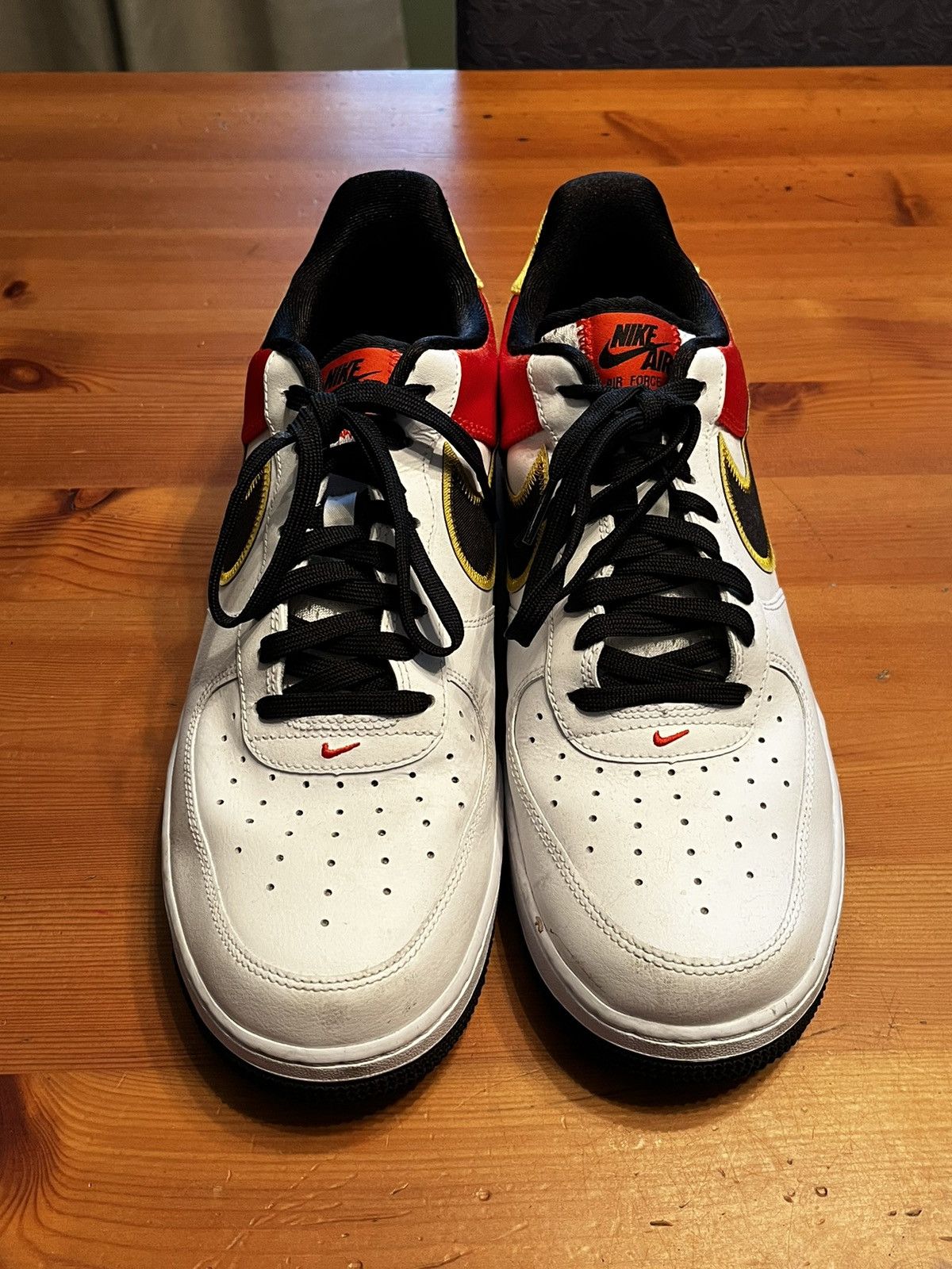 Nike Nike Air Force One Low “Raygun” Size US 11 / EU 44 - 3 Thumbnail