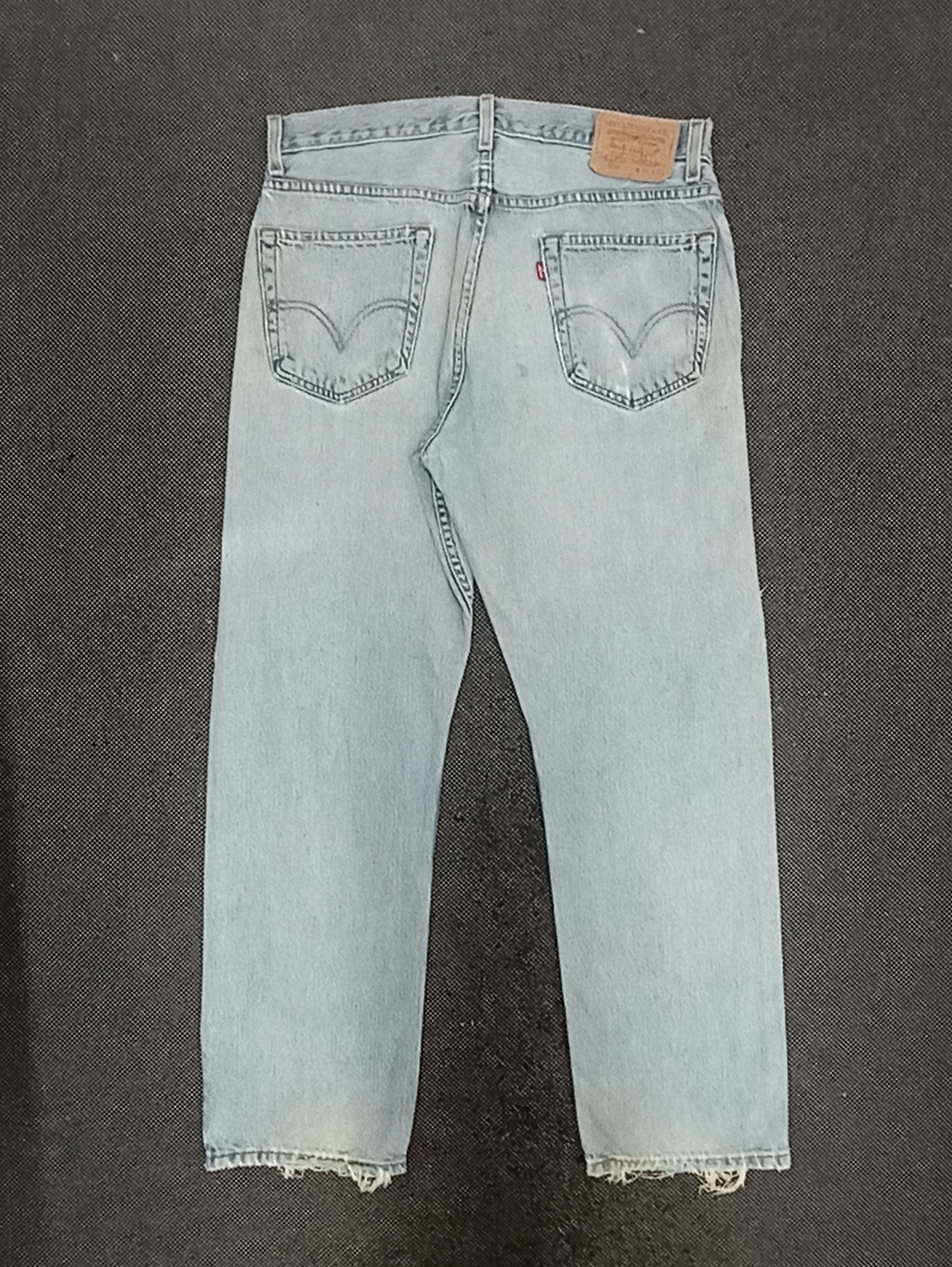 Jean × Levi's × Vintage VINTAGE LEVIS 505 DISTRESSED BLUE WASH JEANS -J320 Size US 34 / EU 50 - 2 Thumbnail