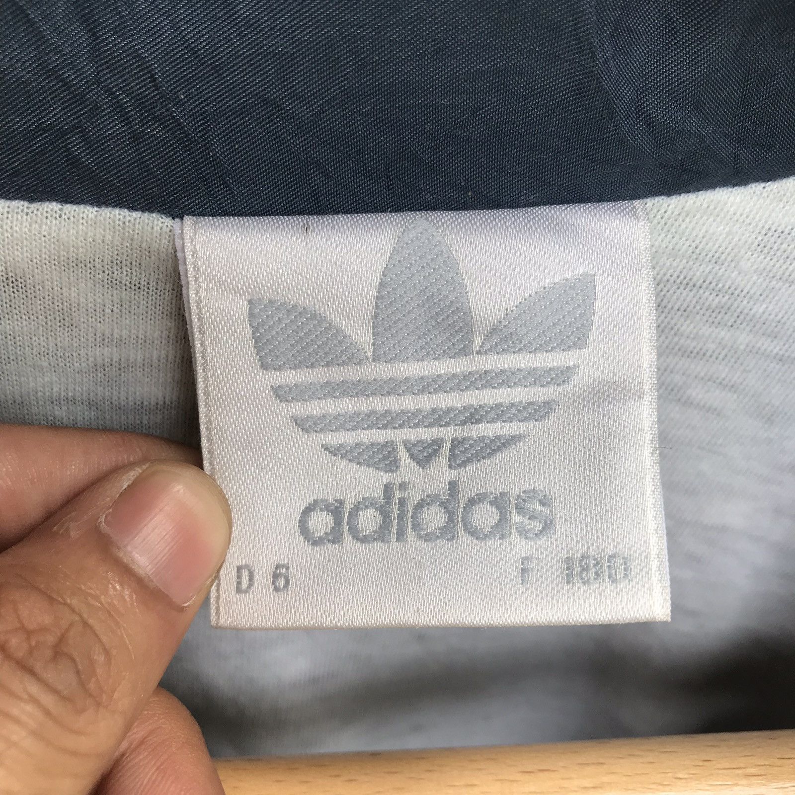 Adidas × Vintage Vintage Adidas Trefoil Windbreaker Embroidered Logo Size US L / EU 52-54 / 3 - 7 Thumbnail