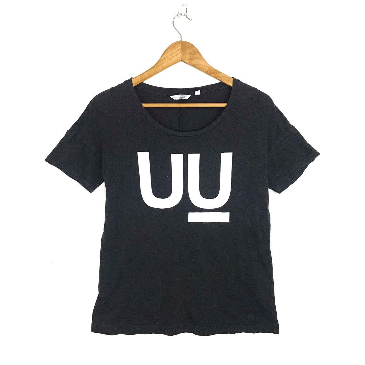 Undercover × Uniqlo Uniqlo Undercover UU big printed logo T shirt Size US M / EU 48-50 / 2 - 1 Thumbnail