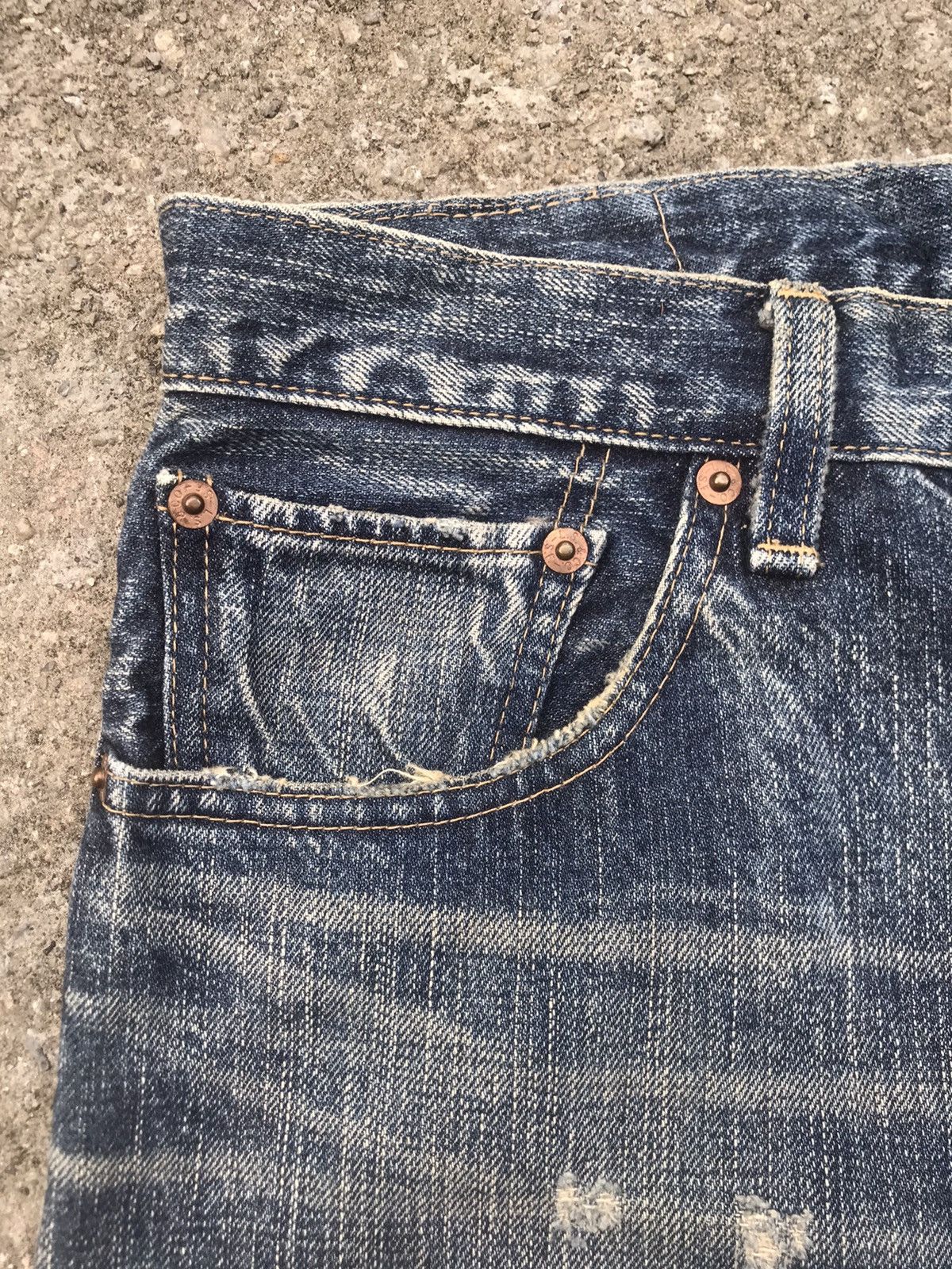 Levi's VINTAGE LEVI’S LOT 501 JAPAN DISTRESSED NICE DESIGN DENIM Size US 30 / EU 46 - 10 Thumbnail