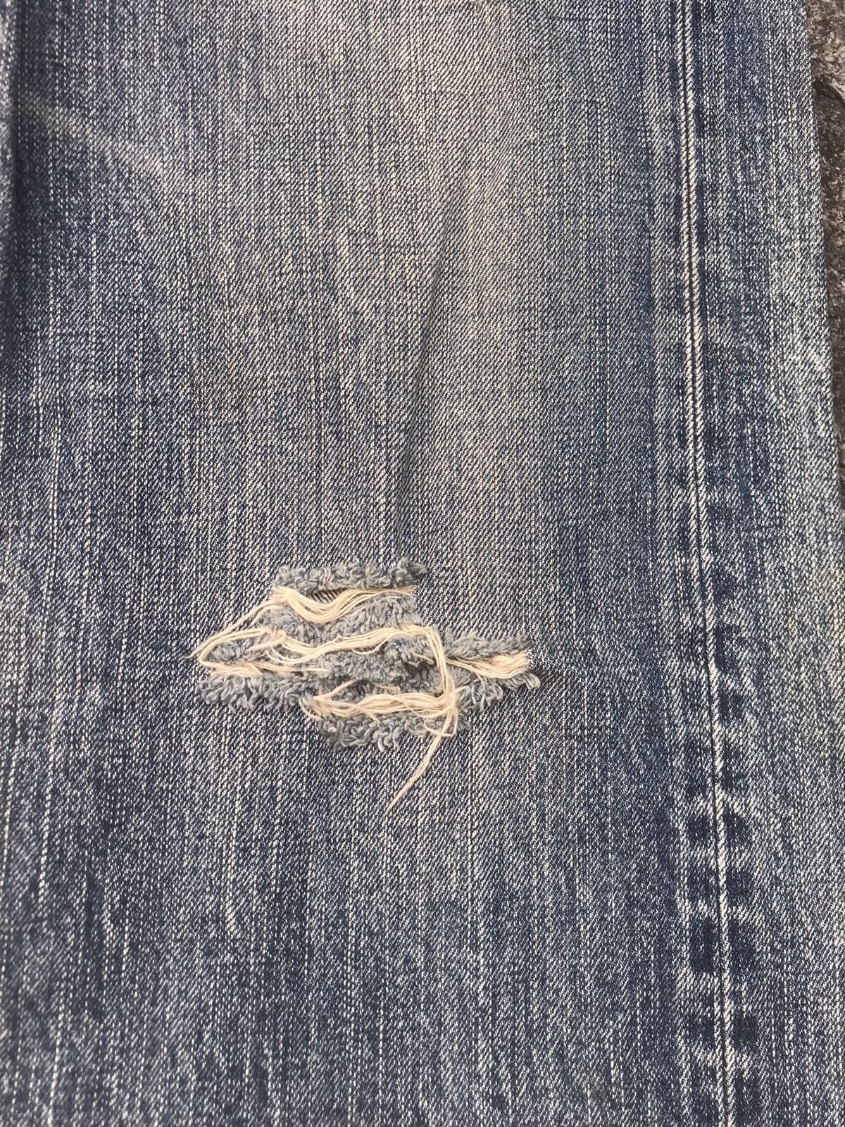 Levi's VINTAGE LEVI’S LOT 501 JAPAN DISTRESSED NICE DESIGN DENIM Size US 30 / EU 46 - 8 Thumbnail
