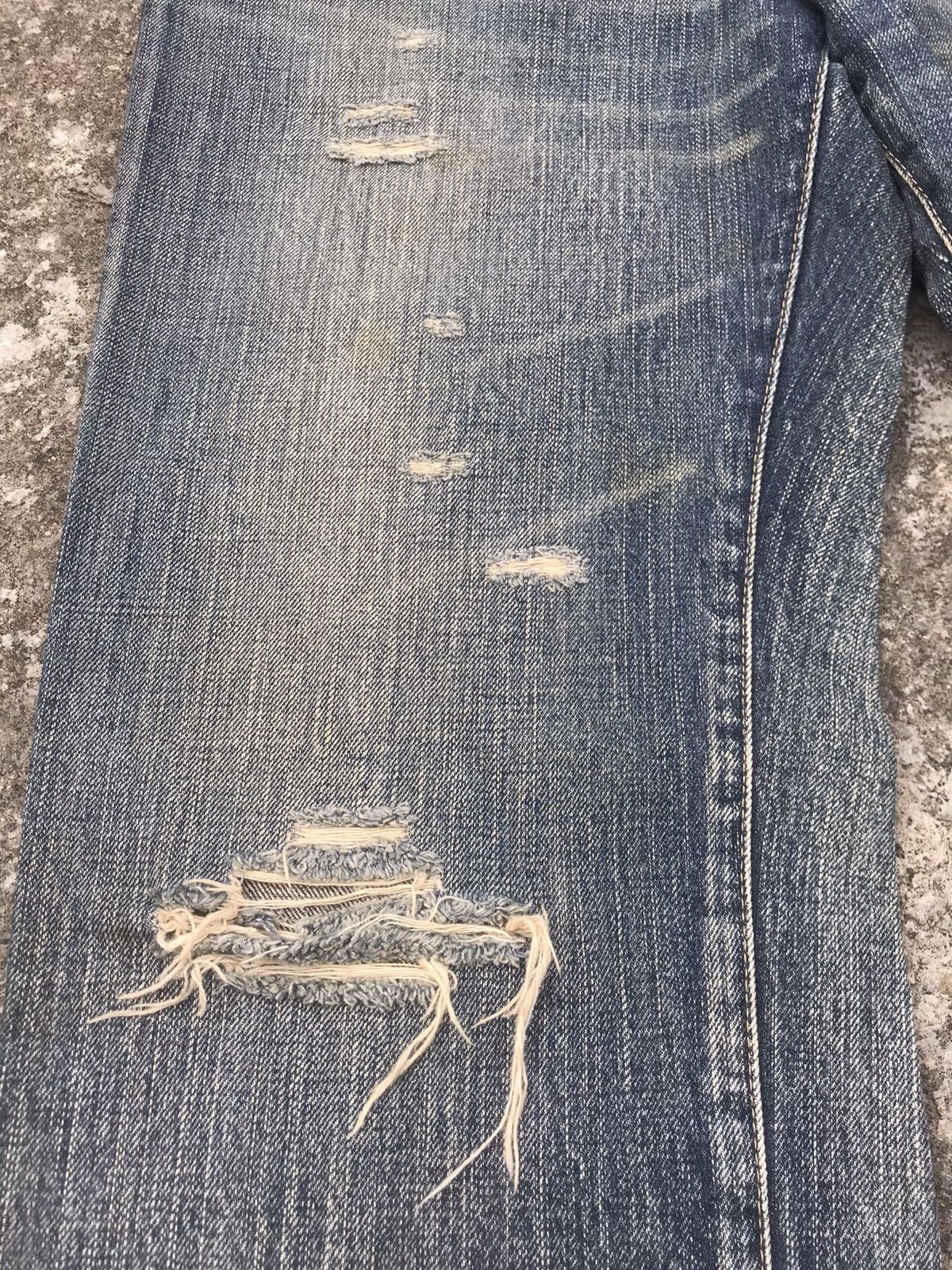 Levi's VINTAGE LEVI’S LOT 501 JAPAN DISTRESSED NICE DESIGN DENIM Size US 30 / EU 46 - 9 Thumbnail