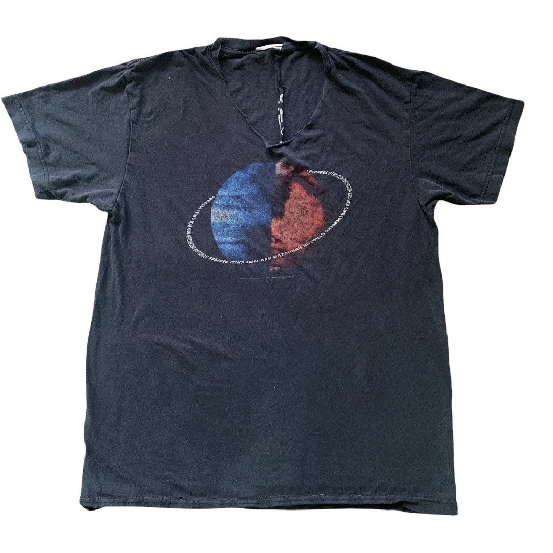 Band Tees Vintage RED HOT CHILI PEPPERS Thrashed Distressed Size US M / EU 48-50 / 2 - 1 Thumbnail