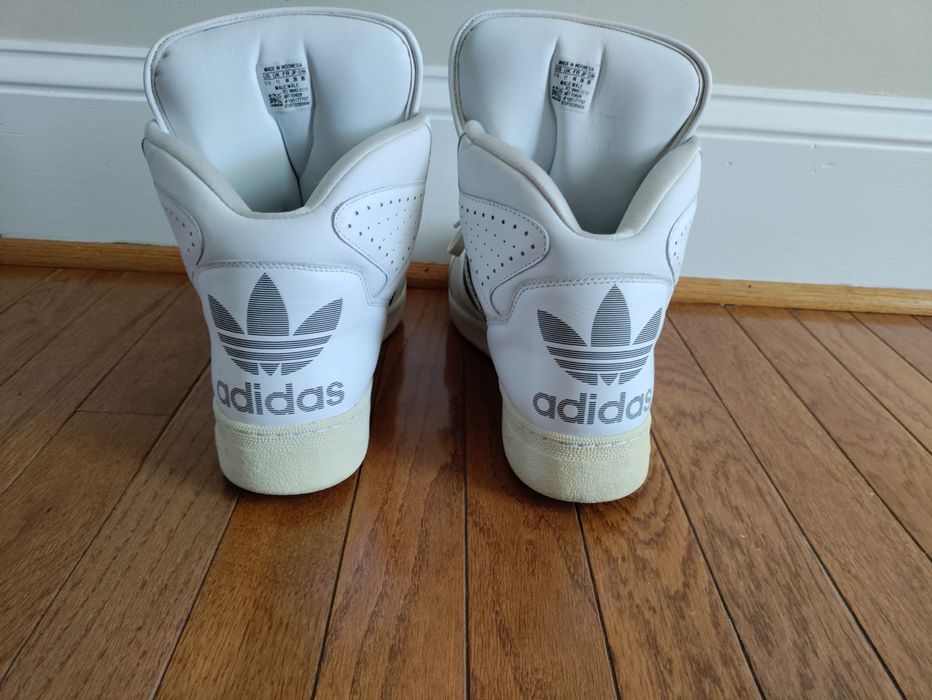 Adidas big outlet tongue high tops