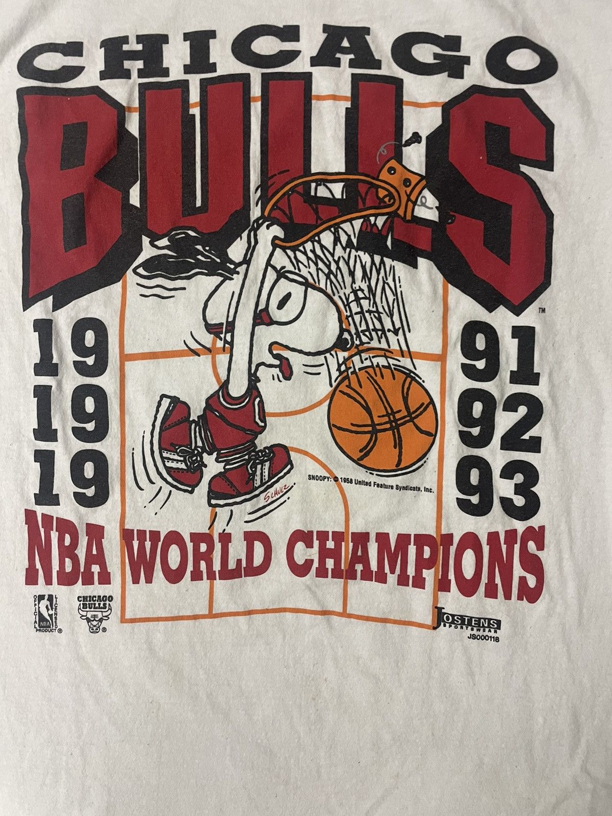 Vintage VTG Chicago Bulls PEANUTS SNOOPY JORDAN NBA T-SHIRT Size US M / EU 48-50 / 2 - 3 Thumbnail