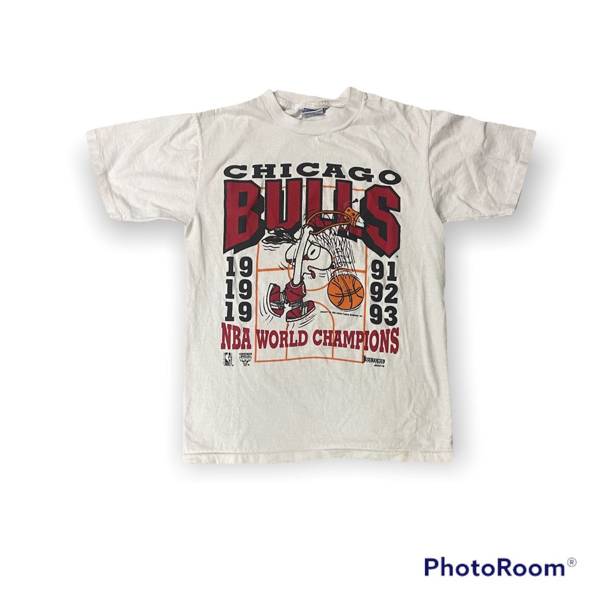 Vintage VTG Chicago Bulls PEANUTS SNOOPY JORDAN NBA T-SHIRT Size US M / EU 48-50 / 2 - 1 Thumbnail