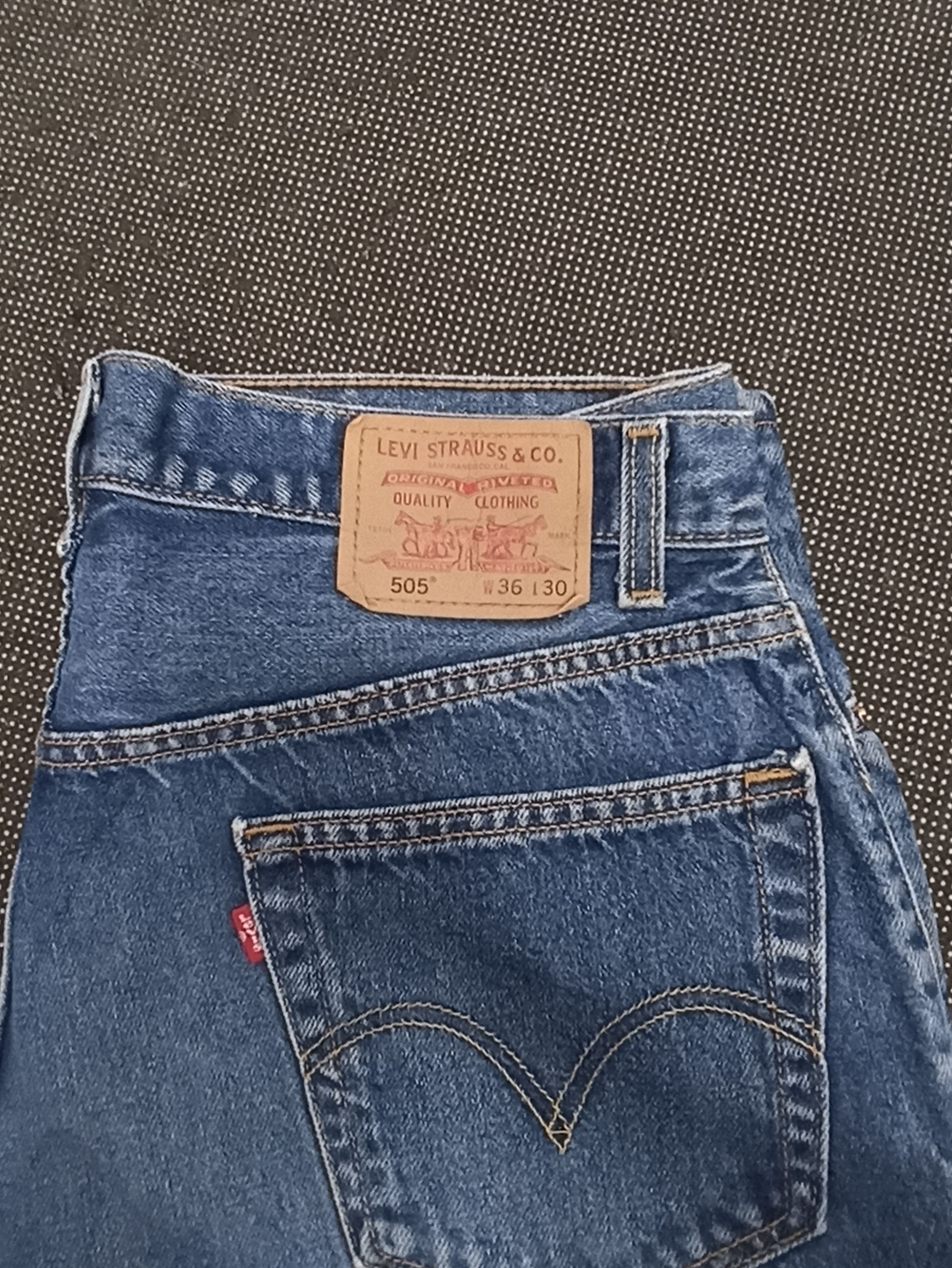 Jean × Levi's × Vintage VINTAGE LEVIS 505 BLUE WASH JEANS -J330 Size US 35 - 9 Thumbnail