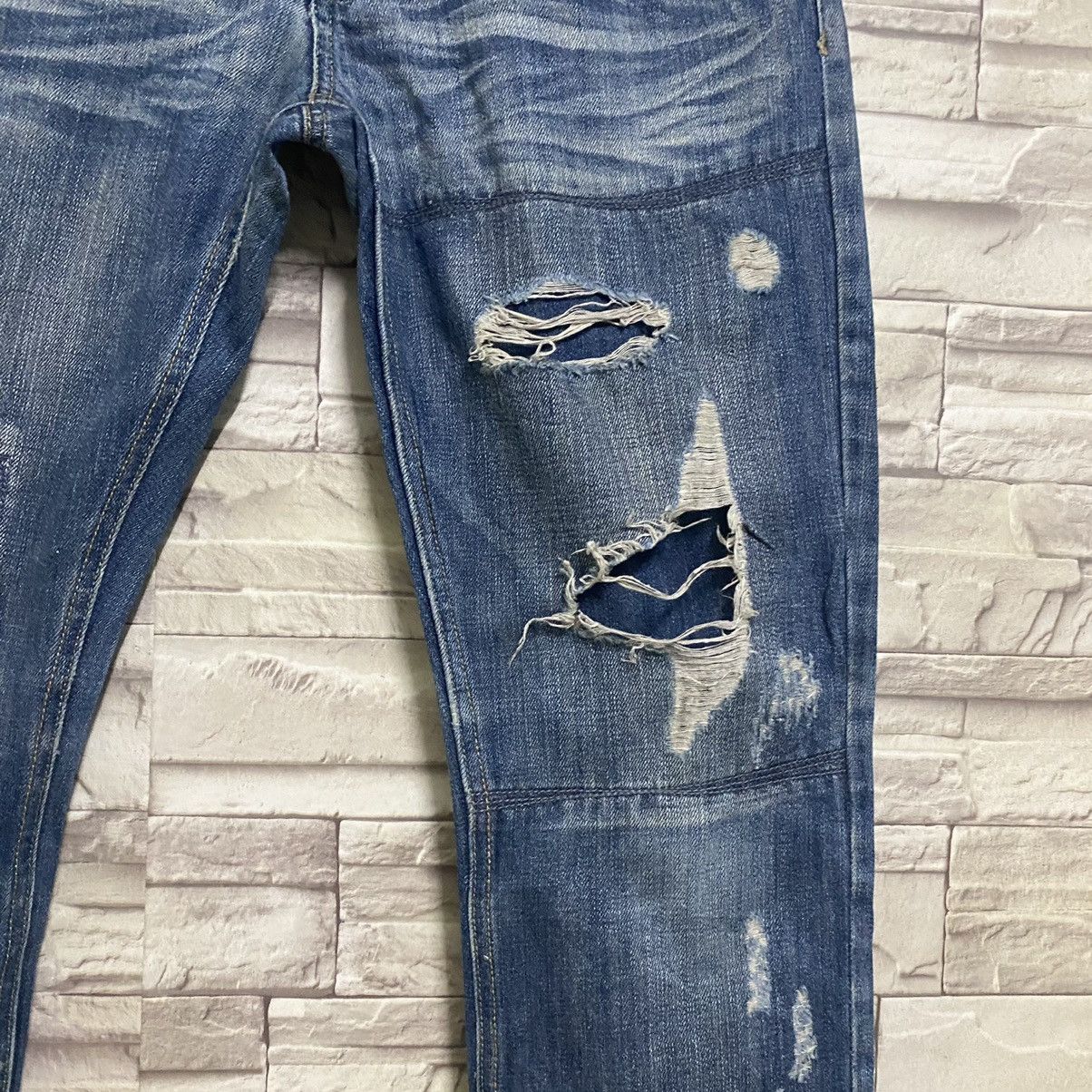 In The Attic IN THE ATTIC Distressed Jeans British Flag Size US 30 / EU 46 - 8 Thumbnail