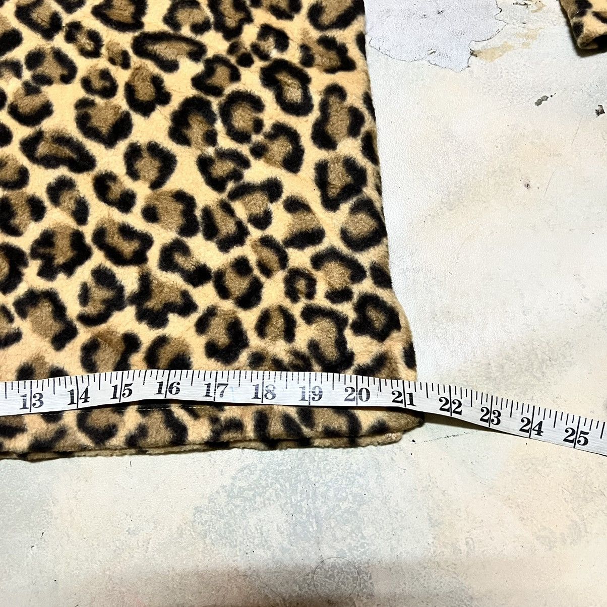 Japanese Brand Leopard Print Turtle Neck Shirt Size US L / EU 52-54 / 3 - 4 Thumbnail
