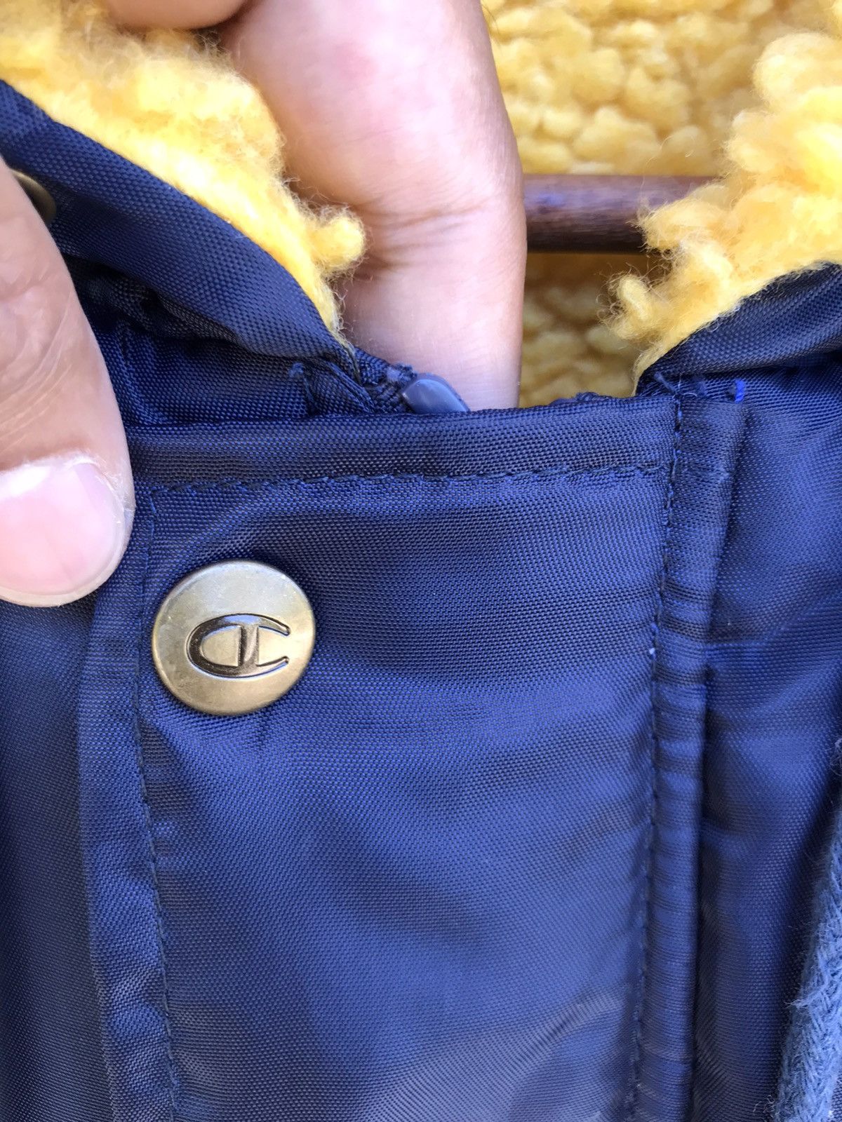 Champion Vintage Champion Big Logo Sherpa Lined Hooded Jacket Size US L / EU 52-54 / 3 - 5 Thumbnail