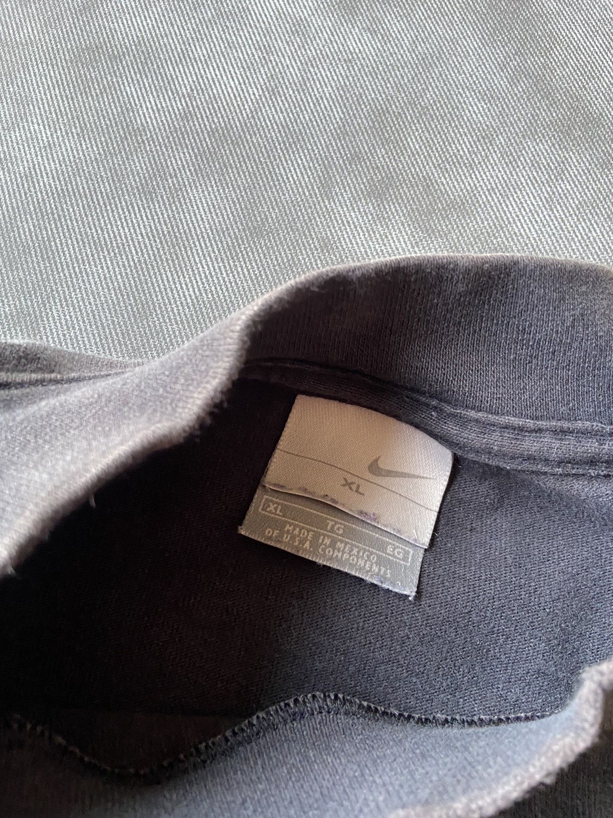 Nike × Vintage Vintage Nike Black Faded Black Mock Neck xl Size US XL / EU 56 / 4 - 4 Thumbnail