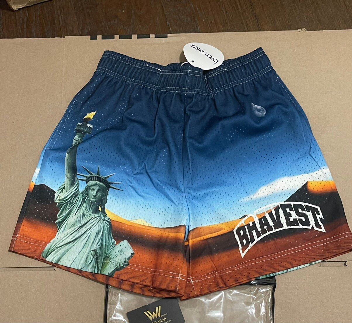 BRAVEST STUDIOS STATUE OF LIBERTY SHORTS - SIZE: LARGE - BRAND NEW- IN HAND  NEW