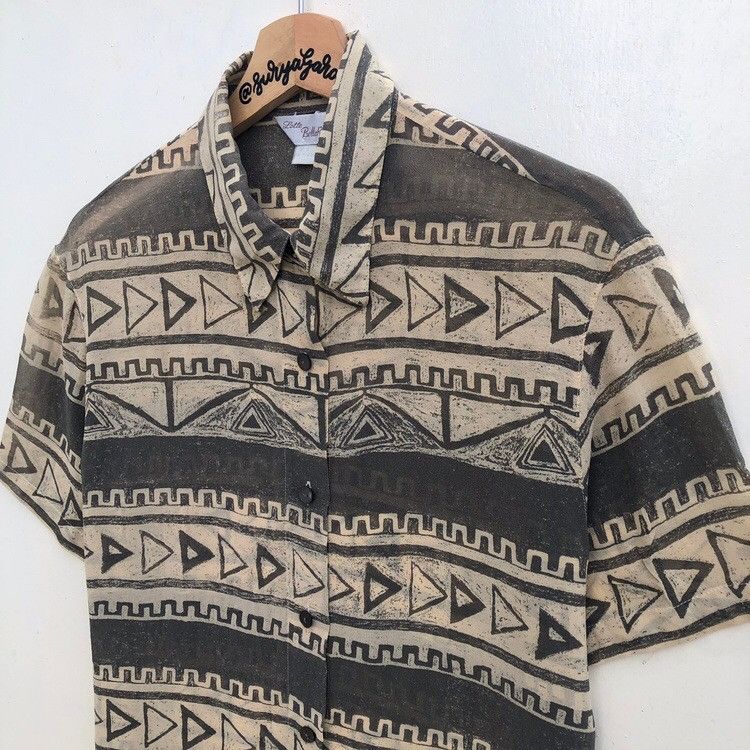 Designer × Japanese Brand × Vintage Vintage Lotte BelleRose 45146 Vaguely Shirt Button Ups Size US S / EU 44-46 / 1 - 5 Thumbnail