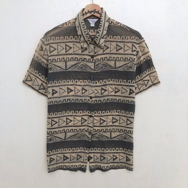 Designer × Japanese Brand × Vintage Vintage Lotte BelleRose 45146 Vaguely Shirt Button Ups Size US S / EU 44-46 / 1 - 1 Thumbnail
