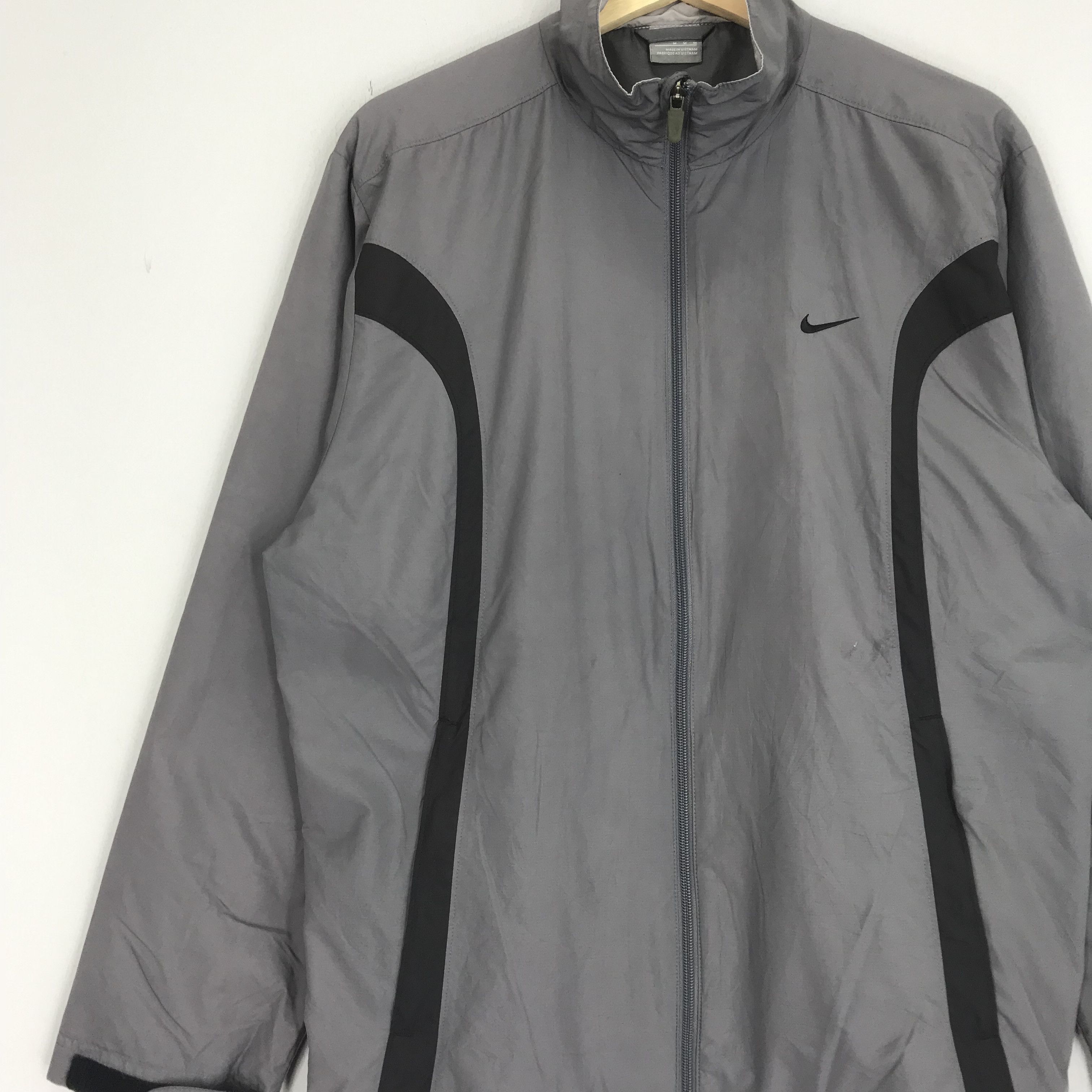 Nike Vintage Nike Windbreaker Jacket Embroidery Logo Swoosh Size US M / EU 48-50 / 2 - 3 Thumbnail