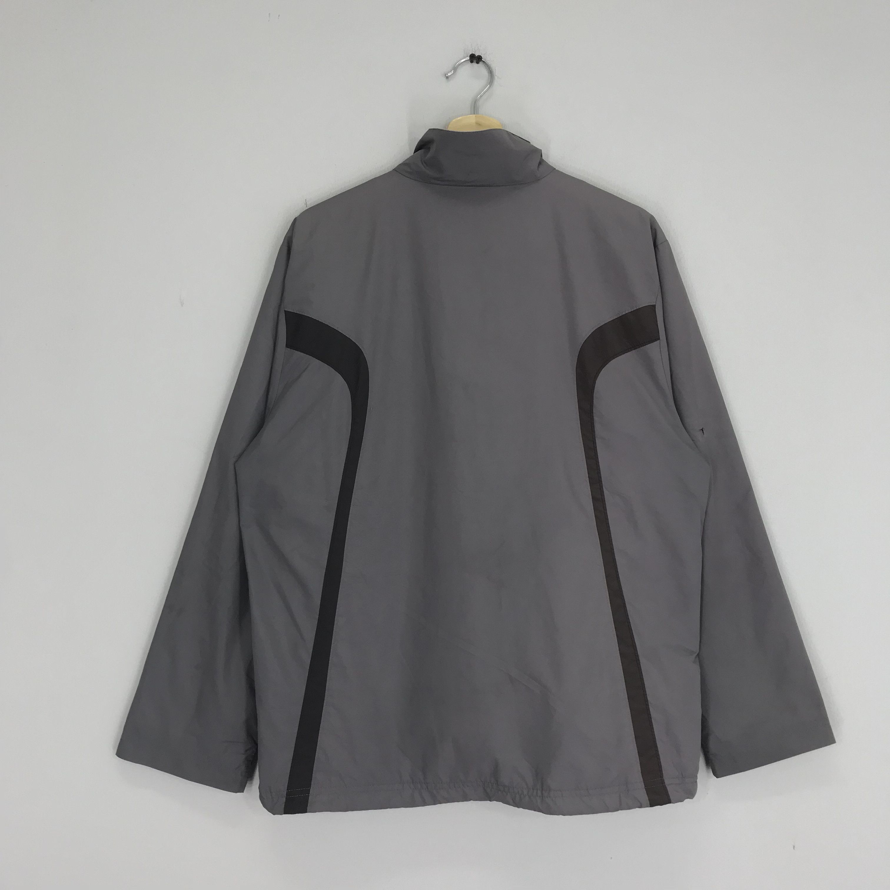 Nike Vintage Nike Windbreaker Jacket Embroidery Logo Swoosh Size US M / EU 48-50 / 2 - 2 Thumbnail