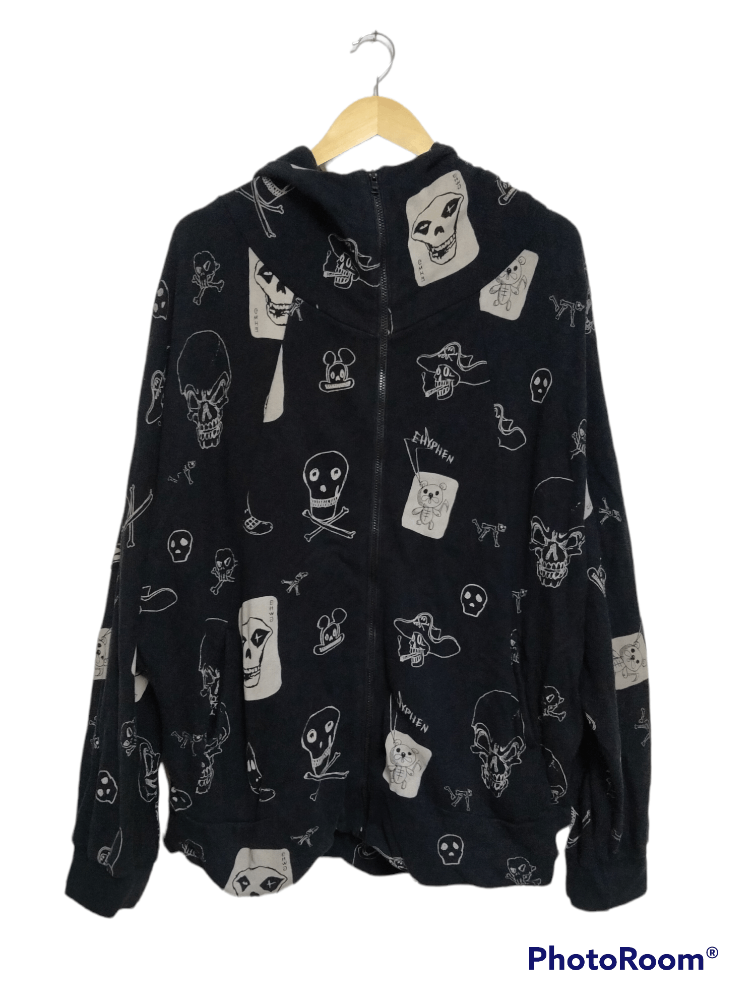 OVERSIZED EHYPHEN WORLD GALLERY SKULL