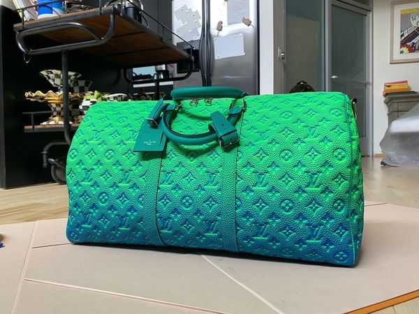 My first lV Purchase! - Keepall 50B in Blue/Green Ombré taurillon Illusion  (sS22) : r/Louisvuitton