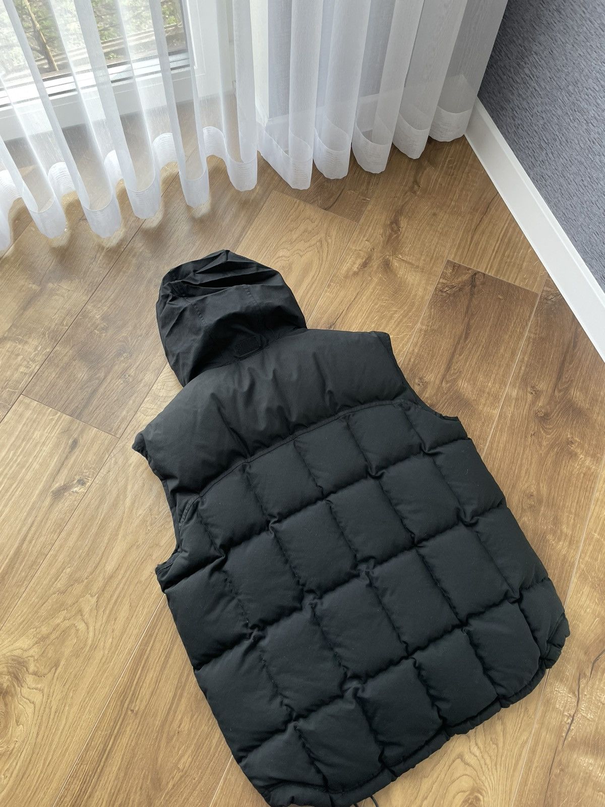 Nike Vintage Nike Swoosh Black Down Puffer Hooded Vest Size M Size US M / EU 48-50 / 2 - 12 Thumbnail
