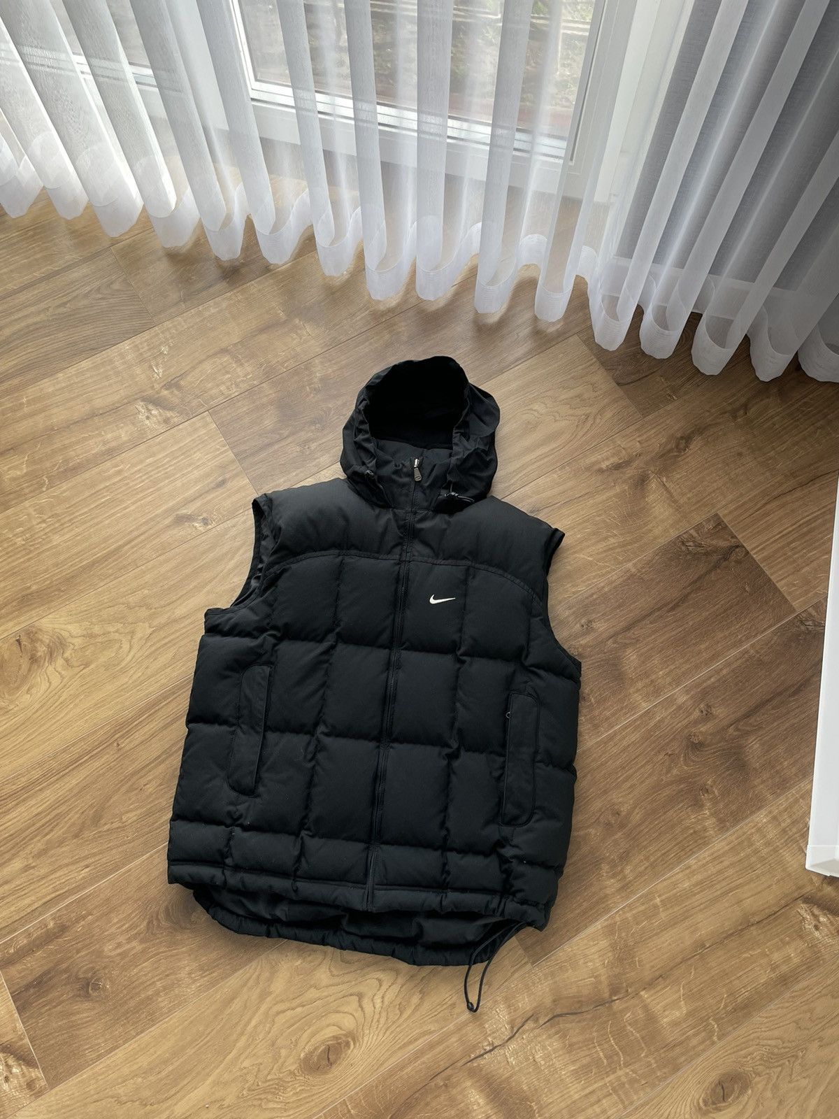 Nike Vintage Nike Swoosh Black Down Puffer Hooded Vest Size M Size US M / EU 48-50 / 2 - 1 Thumbnail