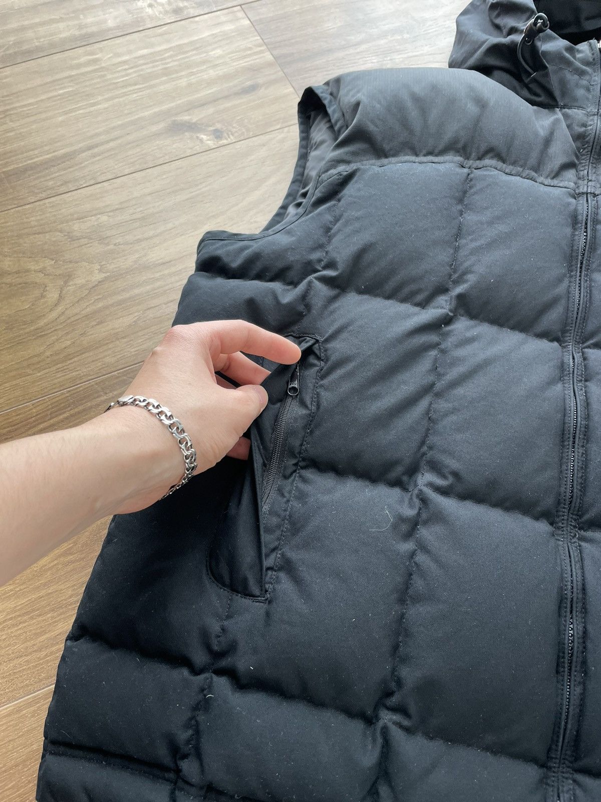 Nike Vintage Nike Swoosh Black Down Puffer Hooded Vest Size M Size US M / EU 48-50 / 2 - 4 Thumbnail
