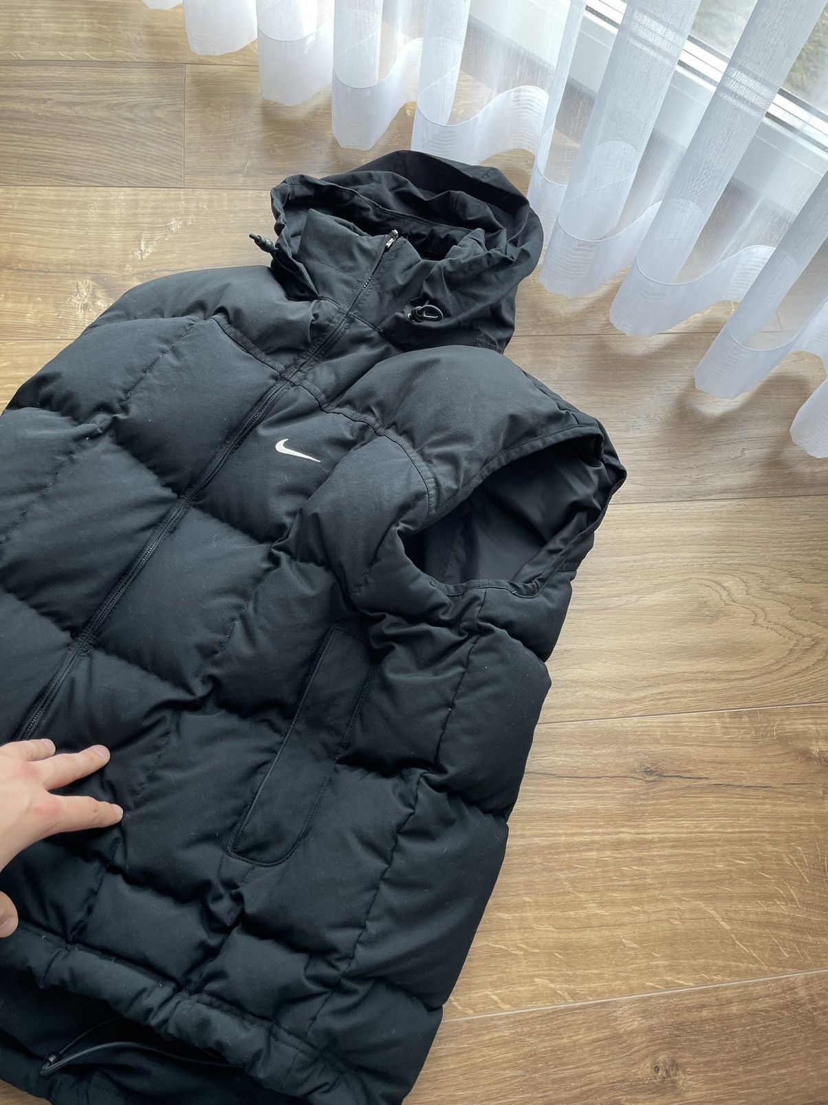 Nike Vintage Nike Swoosh Black Down Puffer Hooded Vest Size M Size US M / EU 48-50 / 2 - 14 Thumbnail