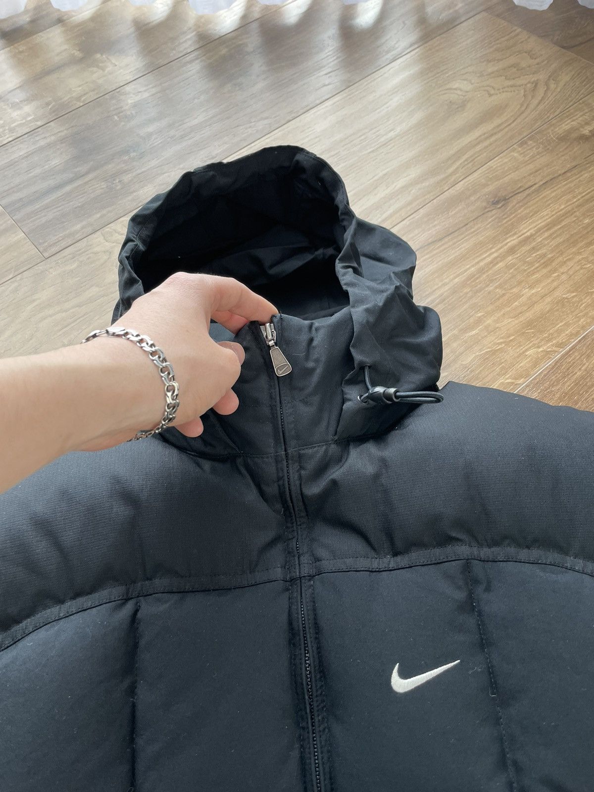 Nike Vintage Nike Swoosh Black Down Puffer Hooded Vest Size M Size US M / EU 48-50 / 2 - 6 Thumbnail