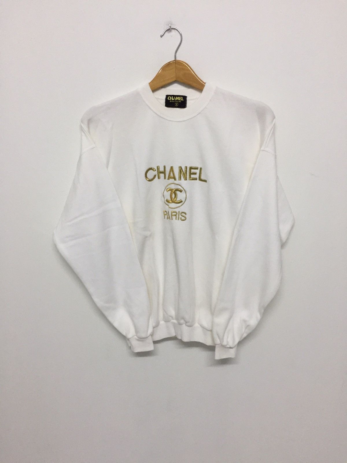 Chanel sweatshirt embroidered hotsell