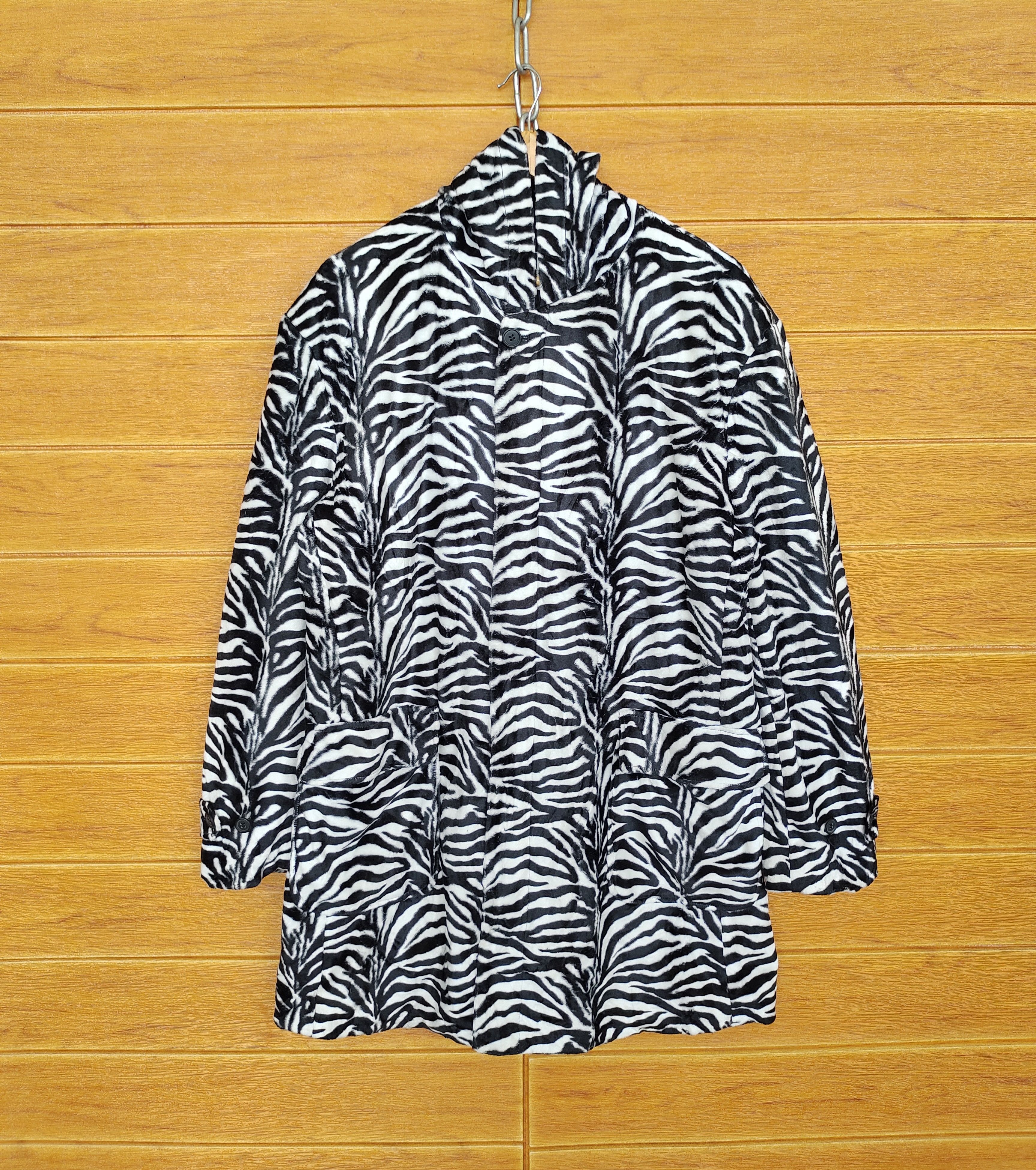 BERNINGS SHO Japanese Brand BERNING SHO Zebra Printed Velvet Jacket Size US L / EU 52-54 / 3 - 1 Thumbnail