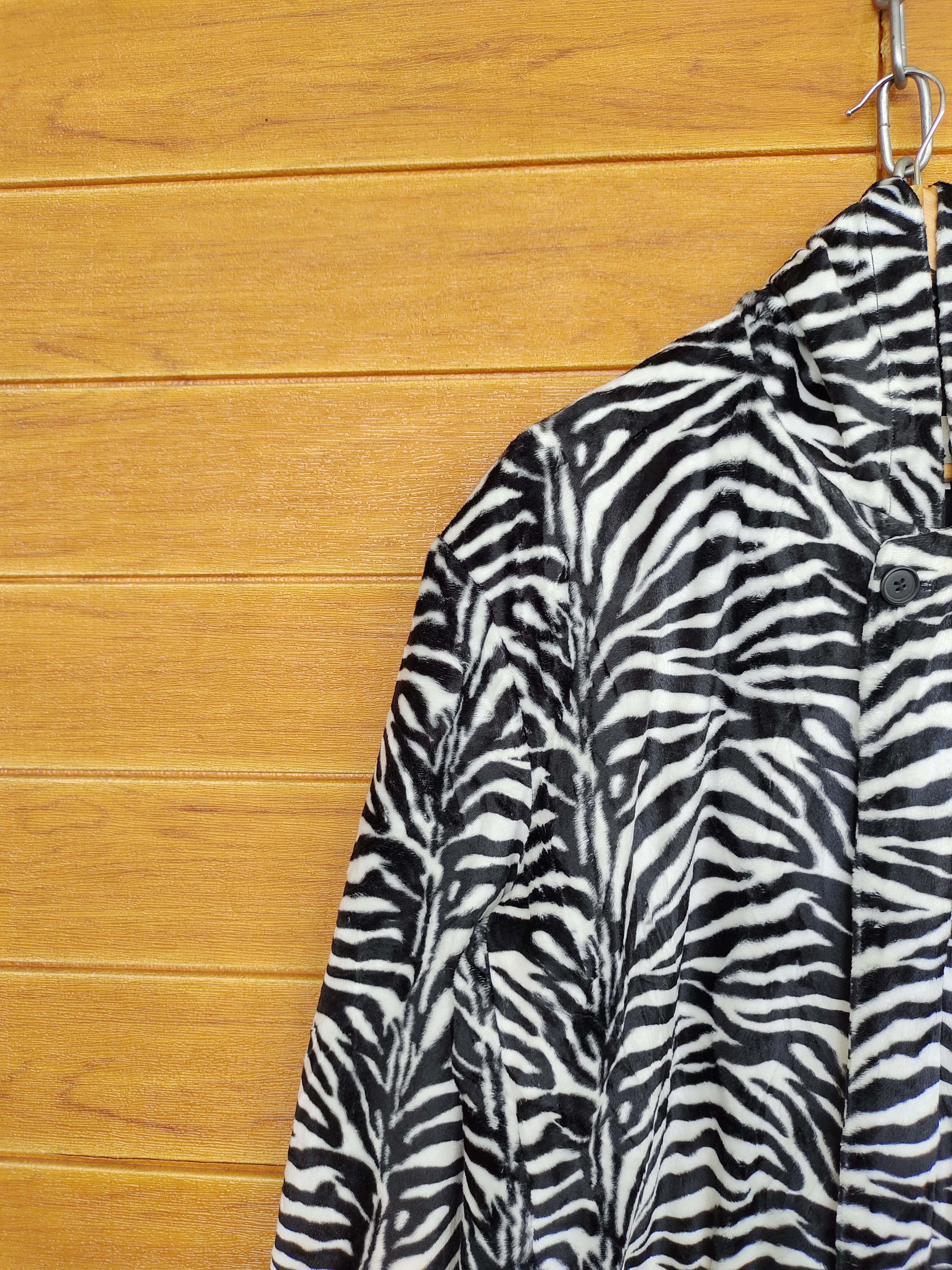 BERNINGS SHO Japanese Brand BERNING SHO Zebra Printed Velvet Jacket Size US L / EU 52-54 / 3 - 3 Thumbnail