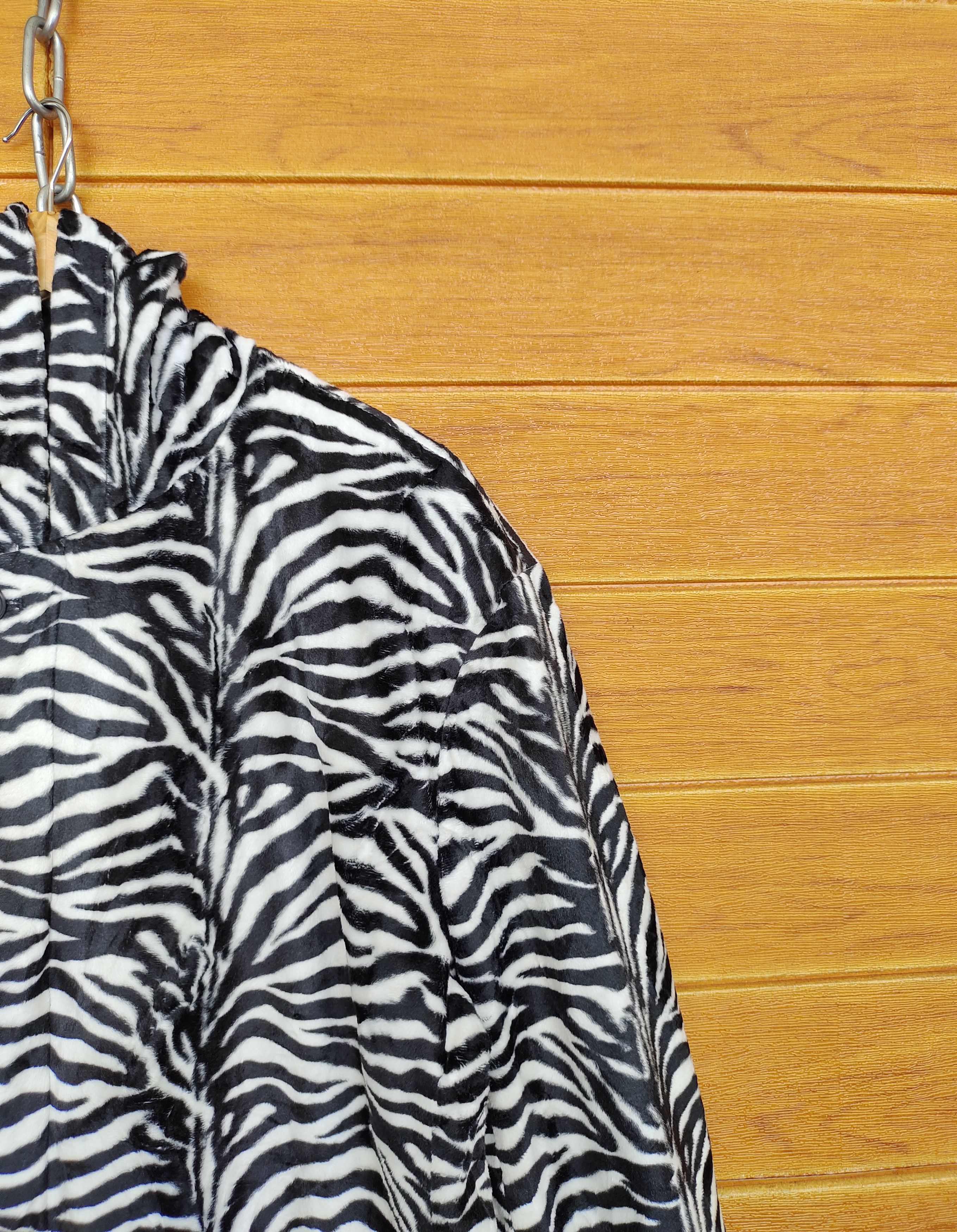 BERNINGS SHO Japanese Brand BERNING SHO Zebra Printed Velvet Jacket Size US L / EU 52-54 / 3 - 4 Thumbnail