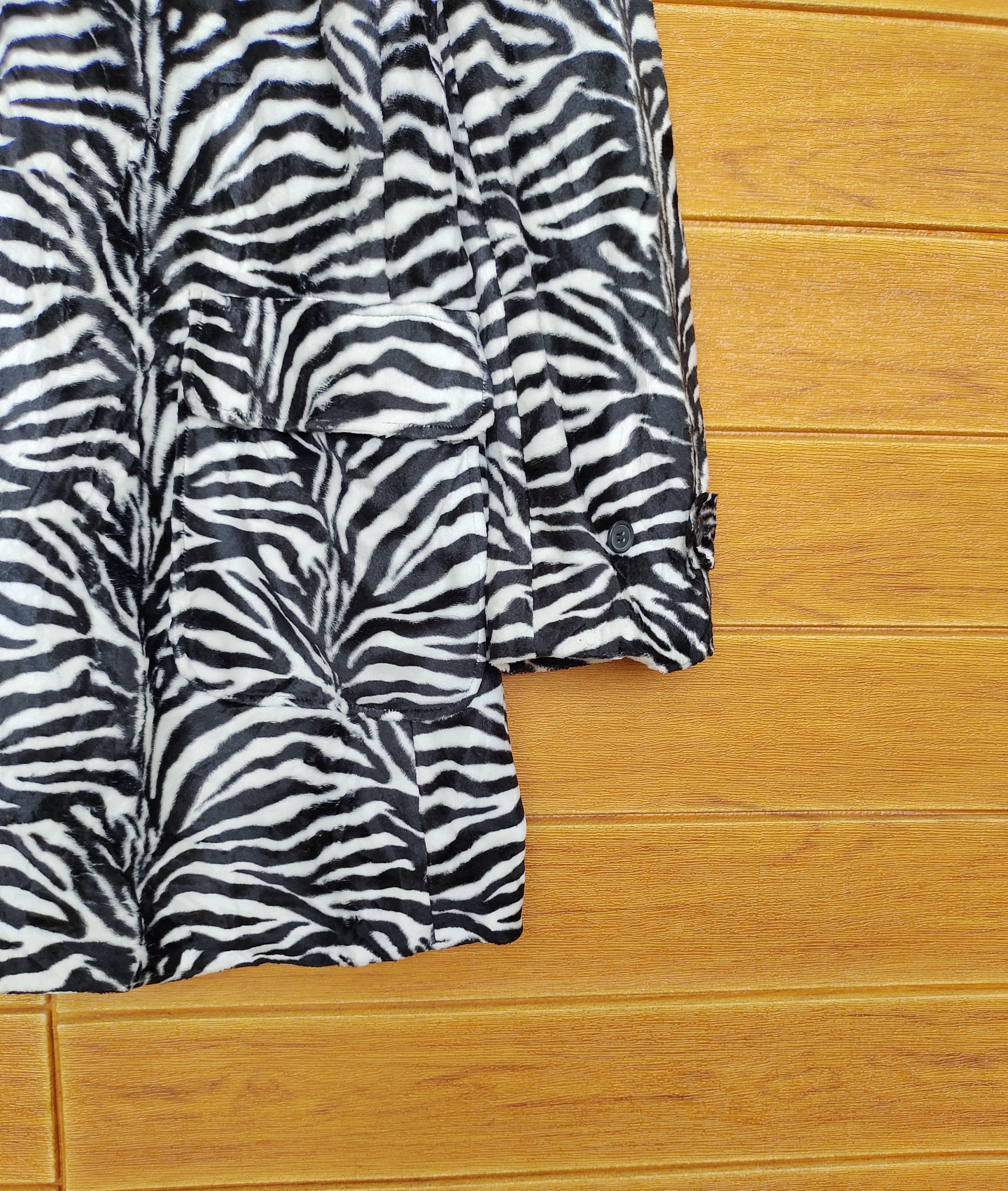 BERNINGS SHO Japanese Brand BERNING SHO Zebra Printed Velvet Jacket Size US L / EU 52-54 / 3 - 6 Thumbnail
