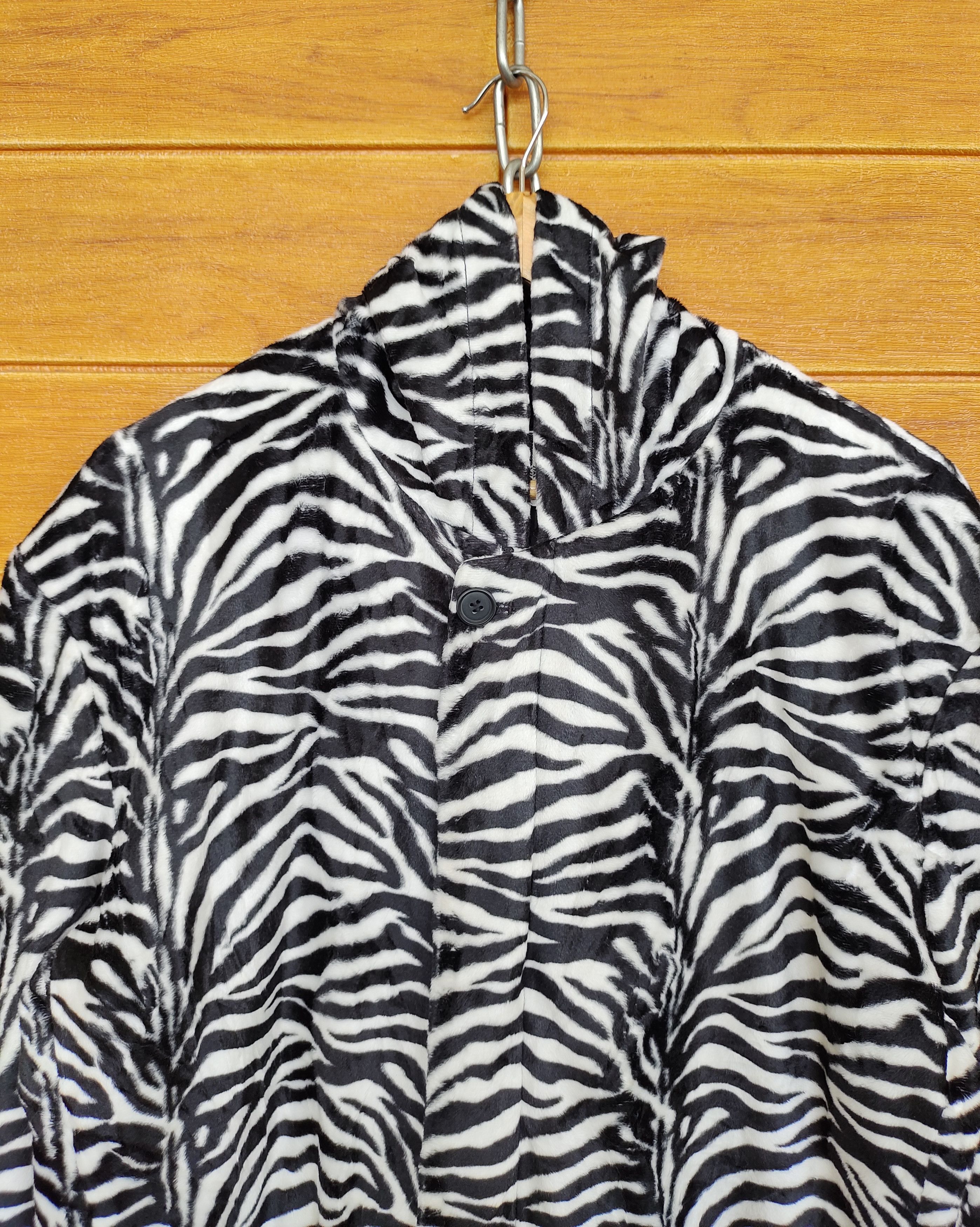 BERNINGS SHO Japanese Brand BERNING SHO Zebra Printed Velvet Jacket Size US L / EU 52-54 / 3 - 2 Thumbnail