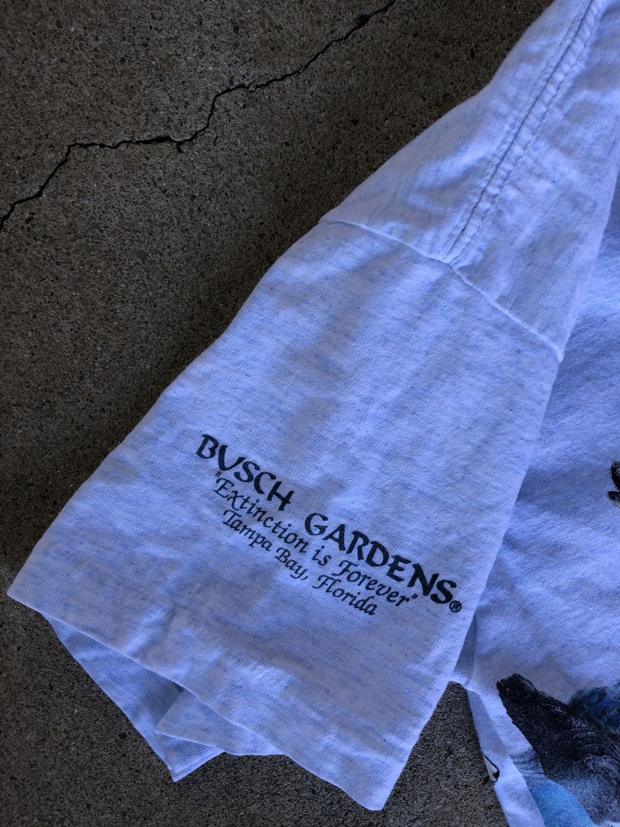 Vintage Vintage Busch Gardens endangered animals print tee Size US M / EU 48-50 / 2 - 4 Thumbnail