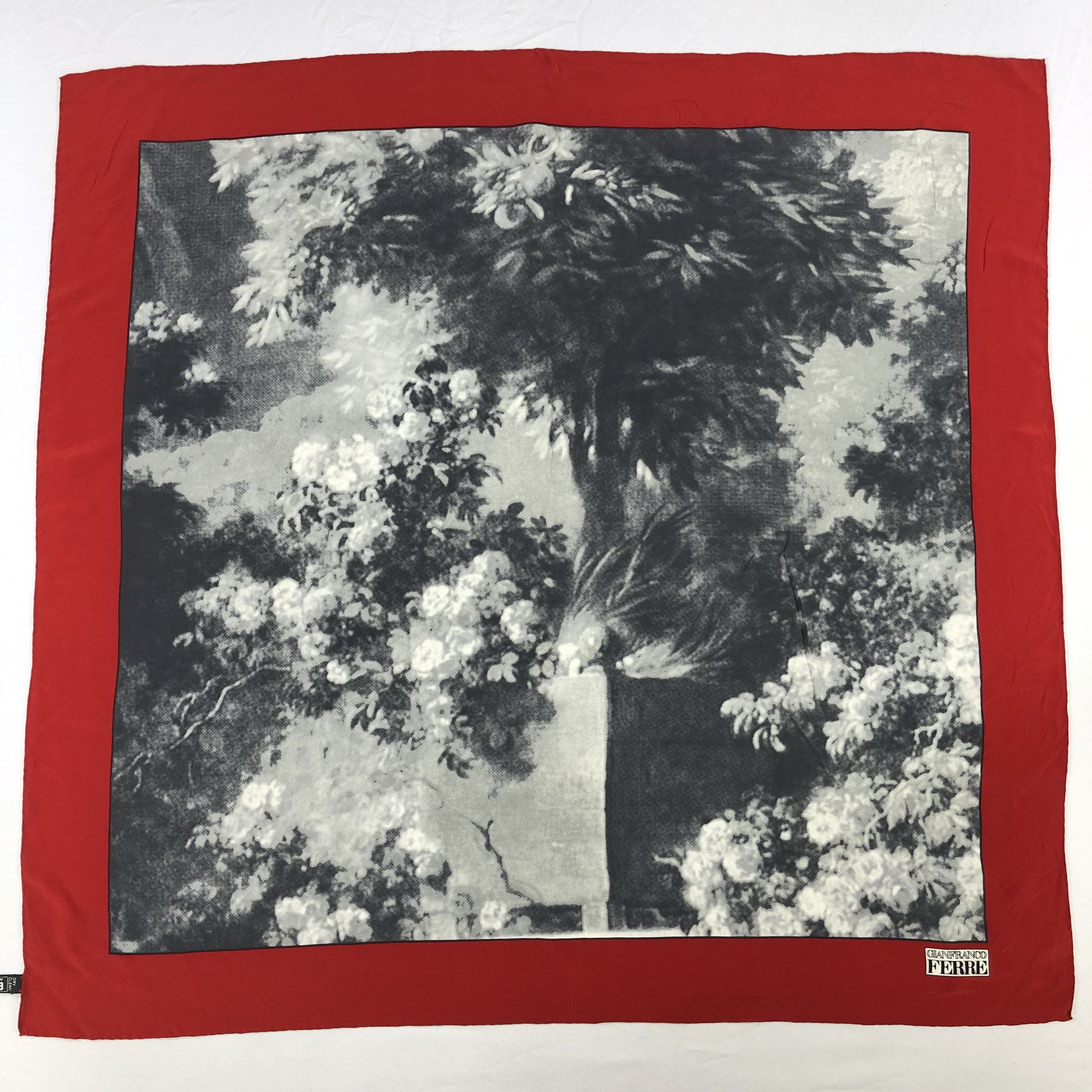 Gianfranco Ferre Vintage Gianfranco Ferre Silk Scarf Size ONE SIZE - 2 Thumbnail