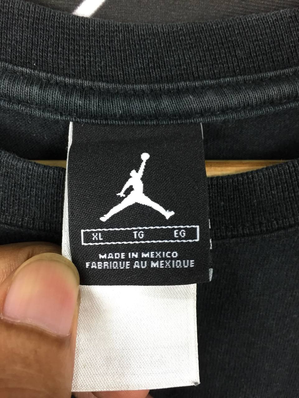Jordan Brand Vtg Nike Michael Jordan Graffiti Art Tees Size US XL / EU 56 / 4 - 7 Thumbnail