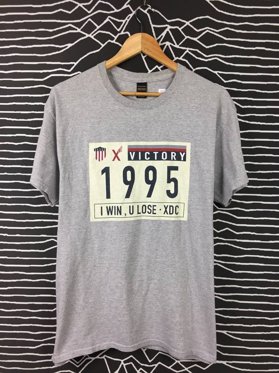 10 Deep Vtg 10DEEP Polo Stadium Rip Off Design Streetwear Tee Size US L / EU 52-54 / 3 - 1 Thumbnail