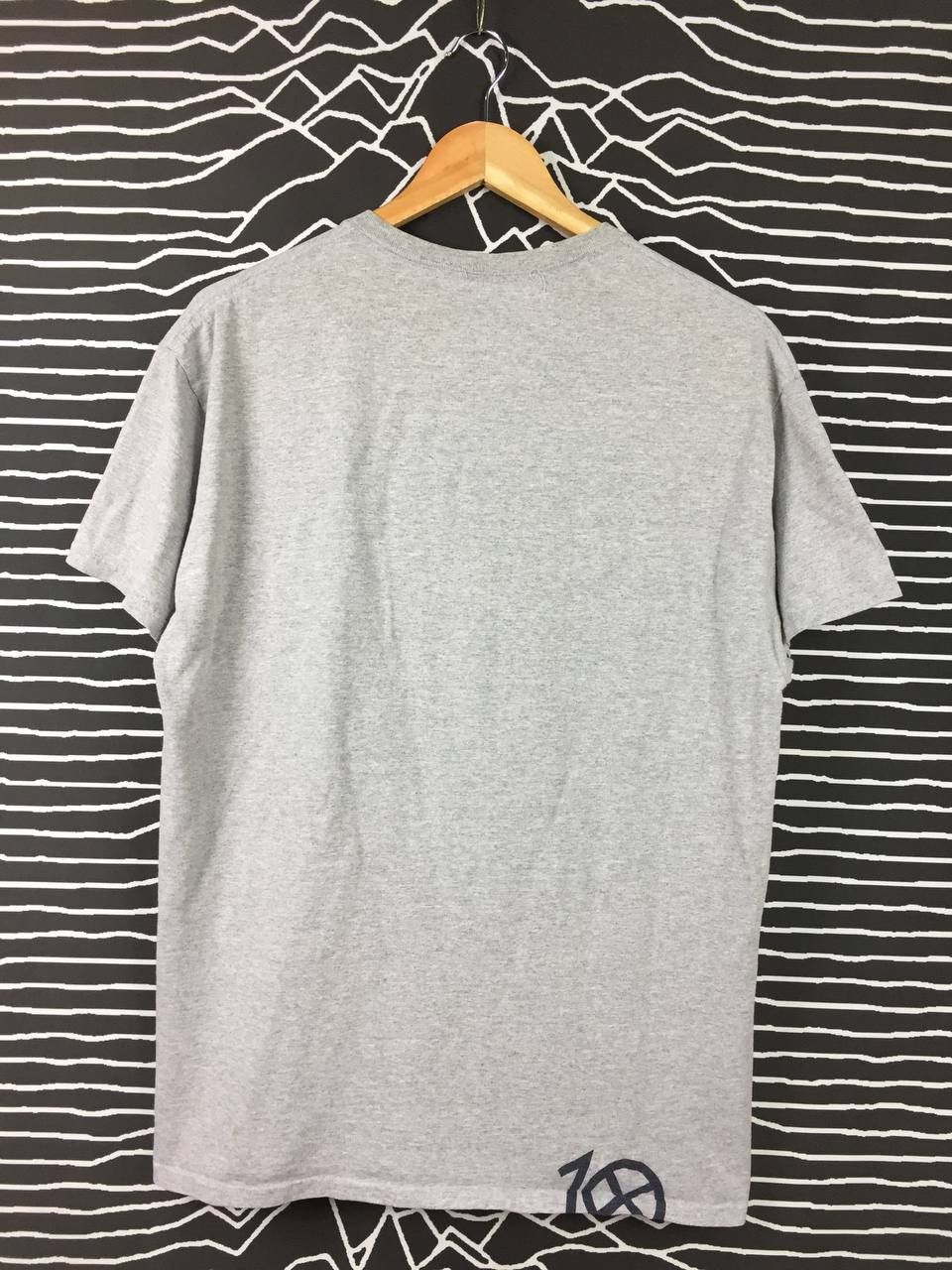 10 Deep Vtg 10DEEP Polo Stadium Rip Off Design Streetwear Tee Size US L / EU 52-54 / 3 - 3 Thumbnail