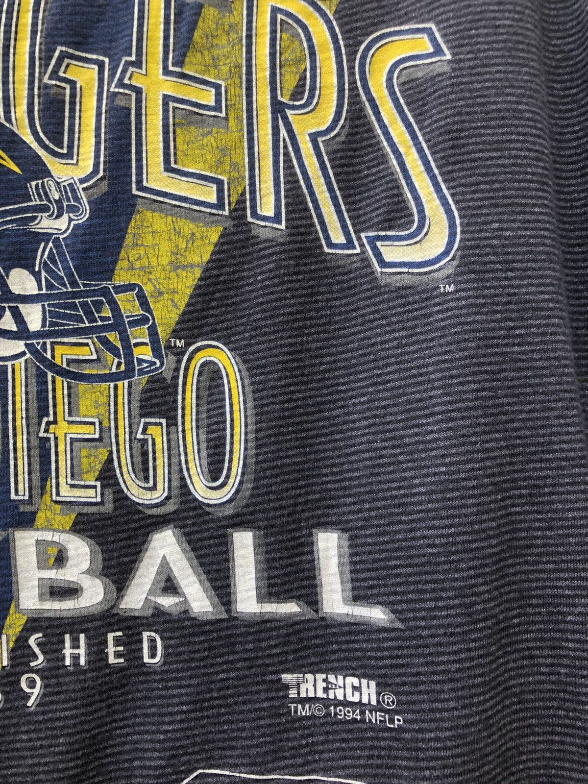 NFL Vintage 1994 LA Chargers Faded Black Striped NFL t shirt Size US XL / EU 56 / 4 - 6 Thumbnail