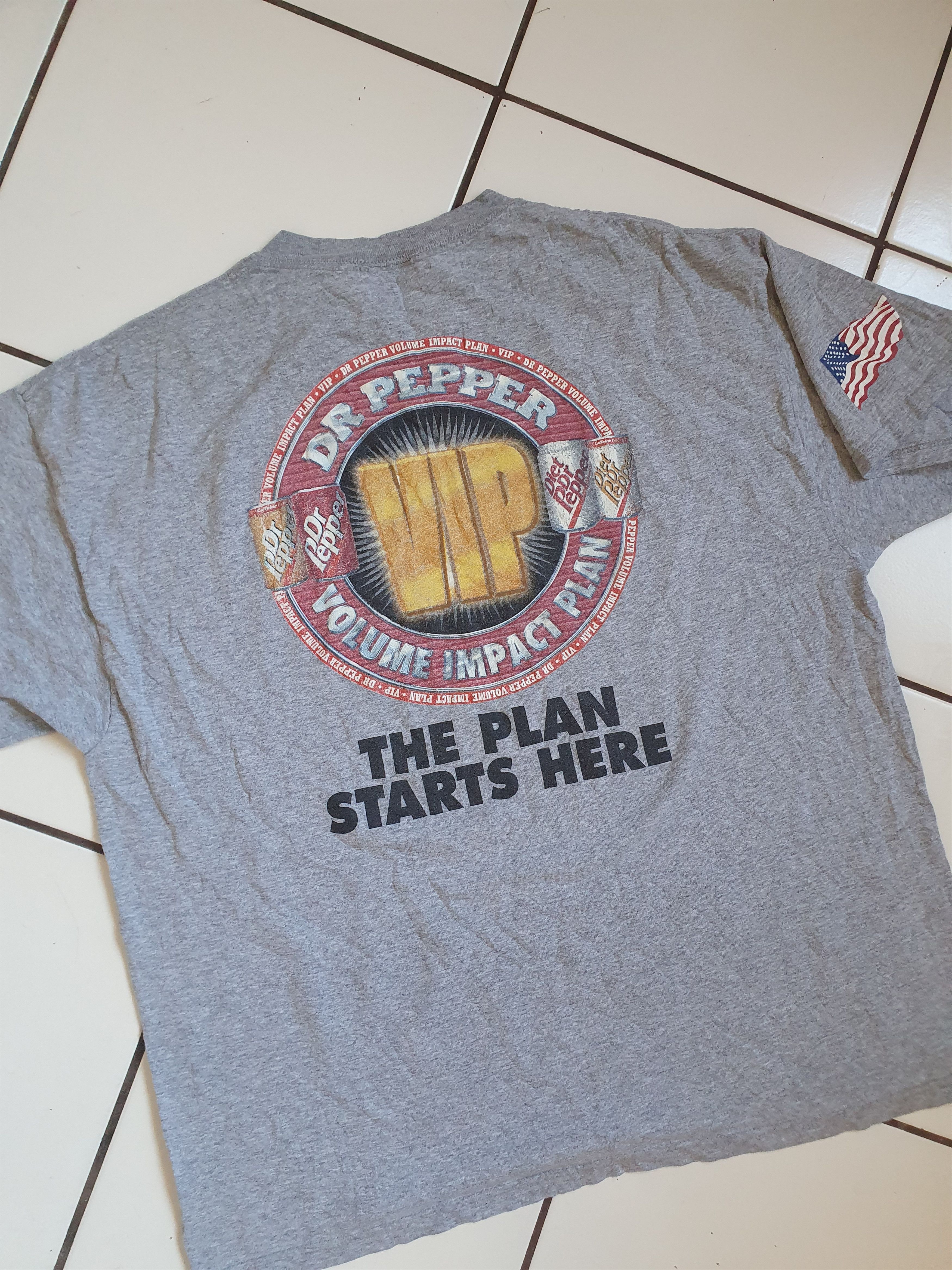 Delta × Vintage Dr.Pepper VIP Volume Impact Plan Vtg Delta tee,sz XL Size US XL / EU 56 / 4 - 14 Thumbnail
