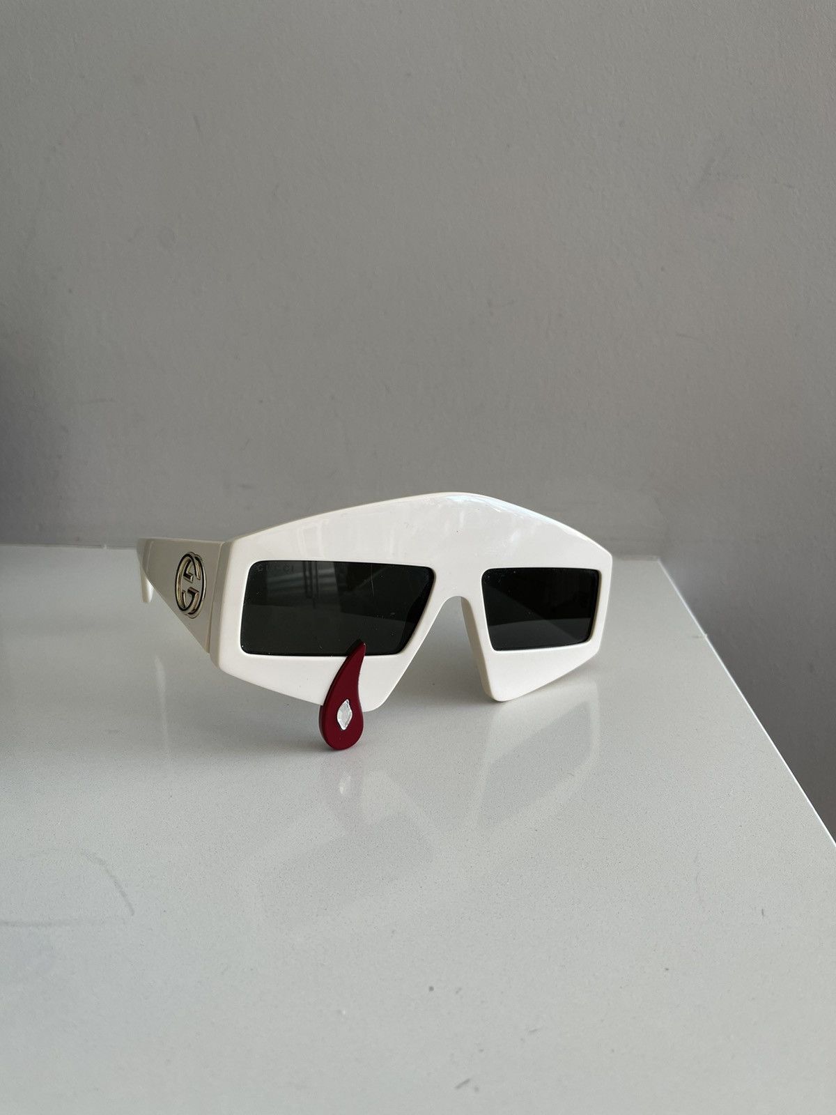 Gucci Gucci Ivory Hollywood Forever White Black Gg0481  display picture 2