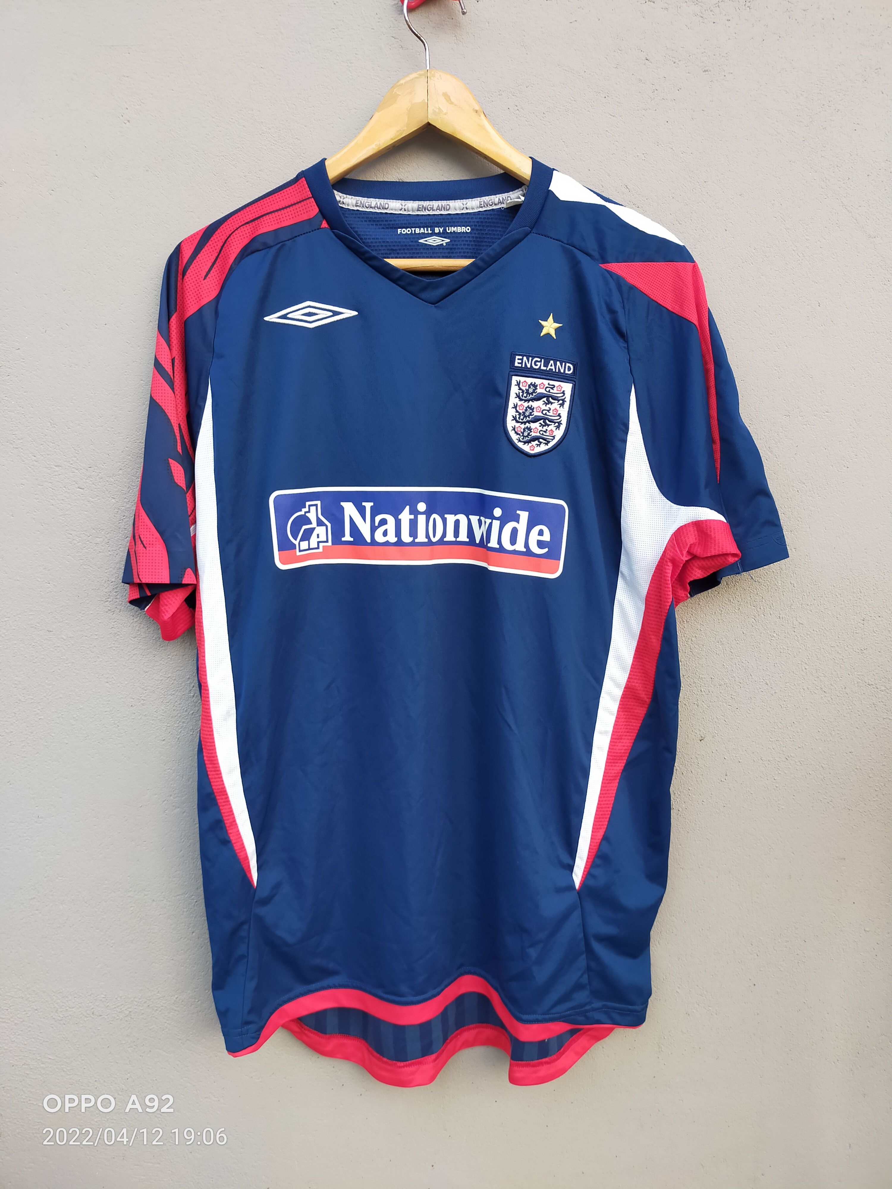 Umbro Angleterre Maillot de Foot Homme Taille M Soccer T