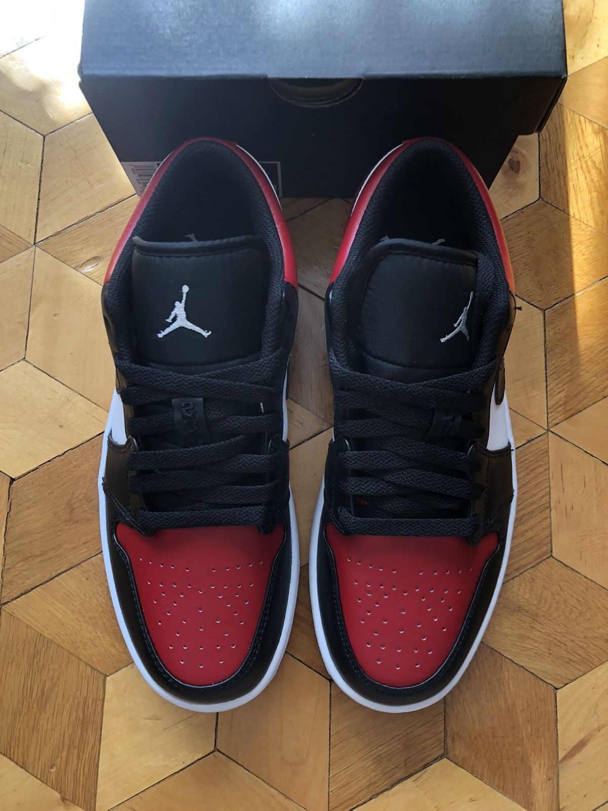 Jordan Brand Air Jordan 1 Low Bred Toe 2021 Brand New Size 10 Size US 10 / EU 43 - 2 Thumbnail