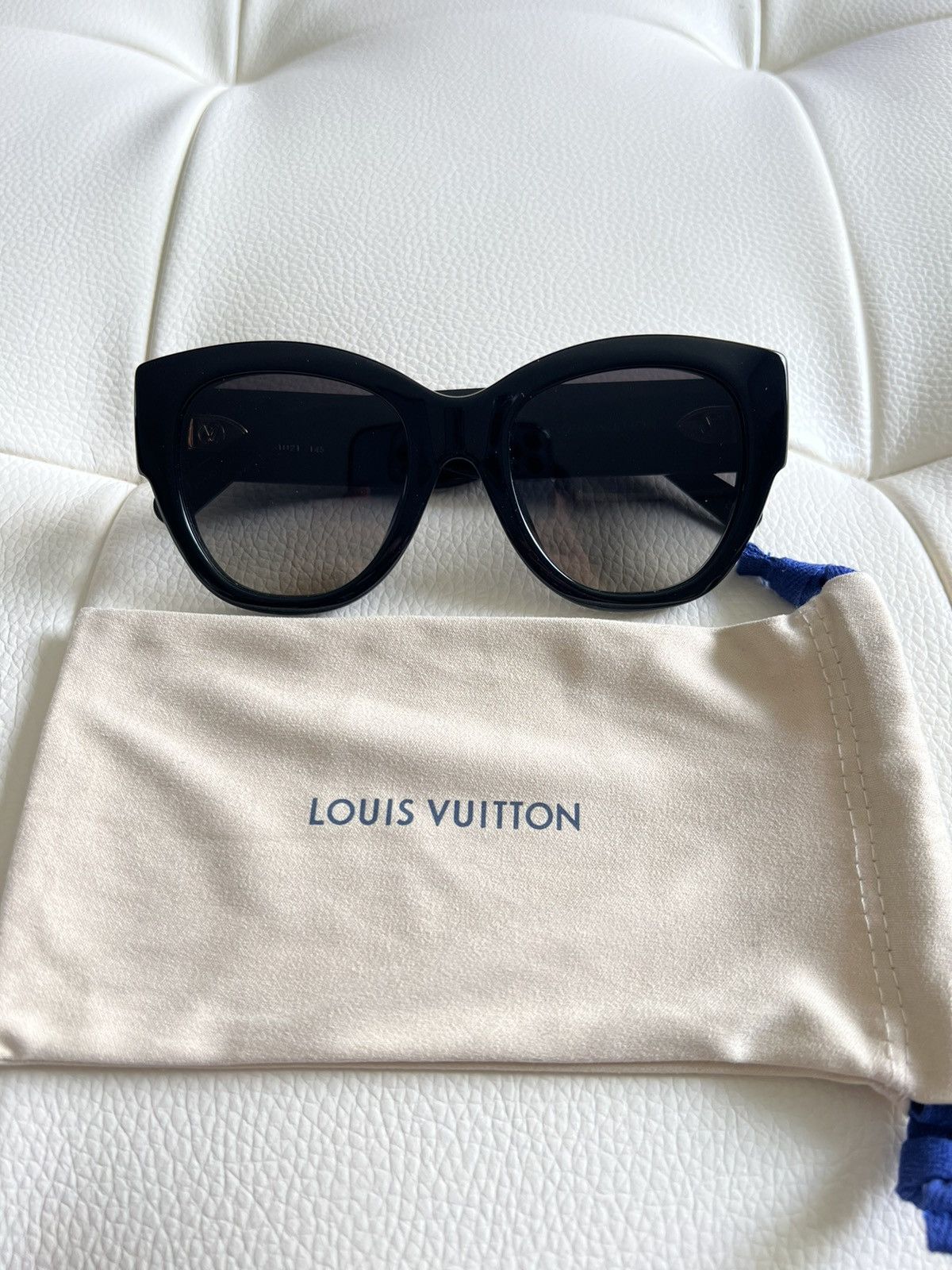 Louis Vuitton Z1961U LV Signature Round Sunglasses